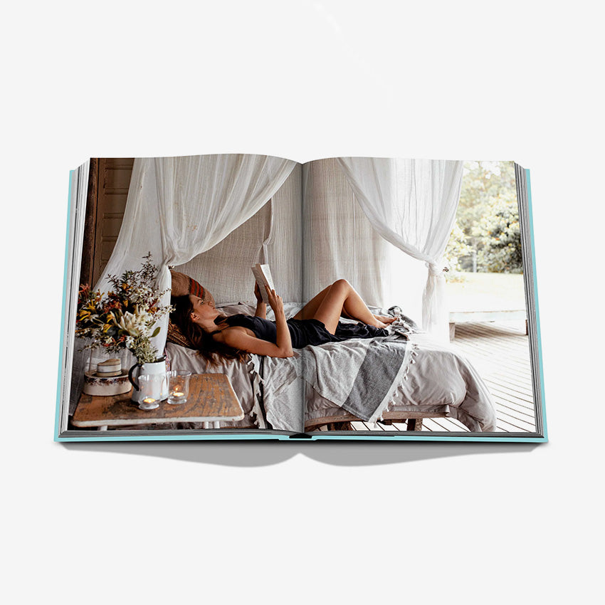 Assouline Byron Bay Coffee Table Book - Luxury Travel & Photography Hardcover for Home Decor, Gifts, and Inspiration | Perfect for Living Rooms, Offices & Coffee Tables