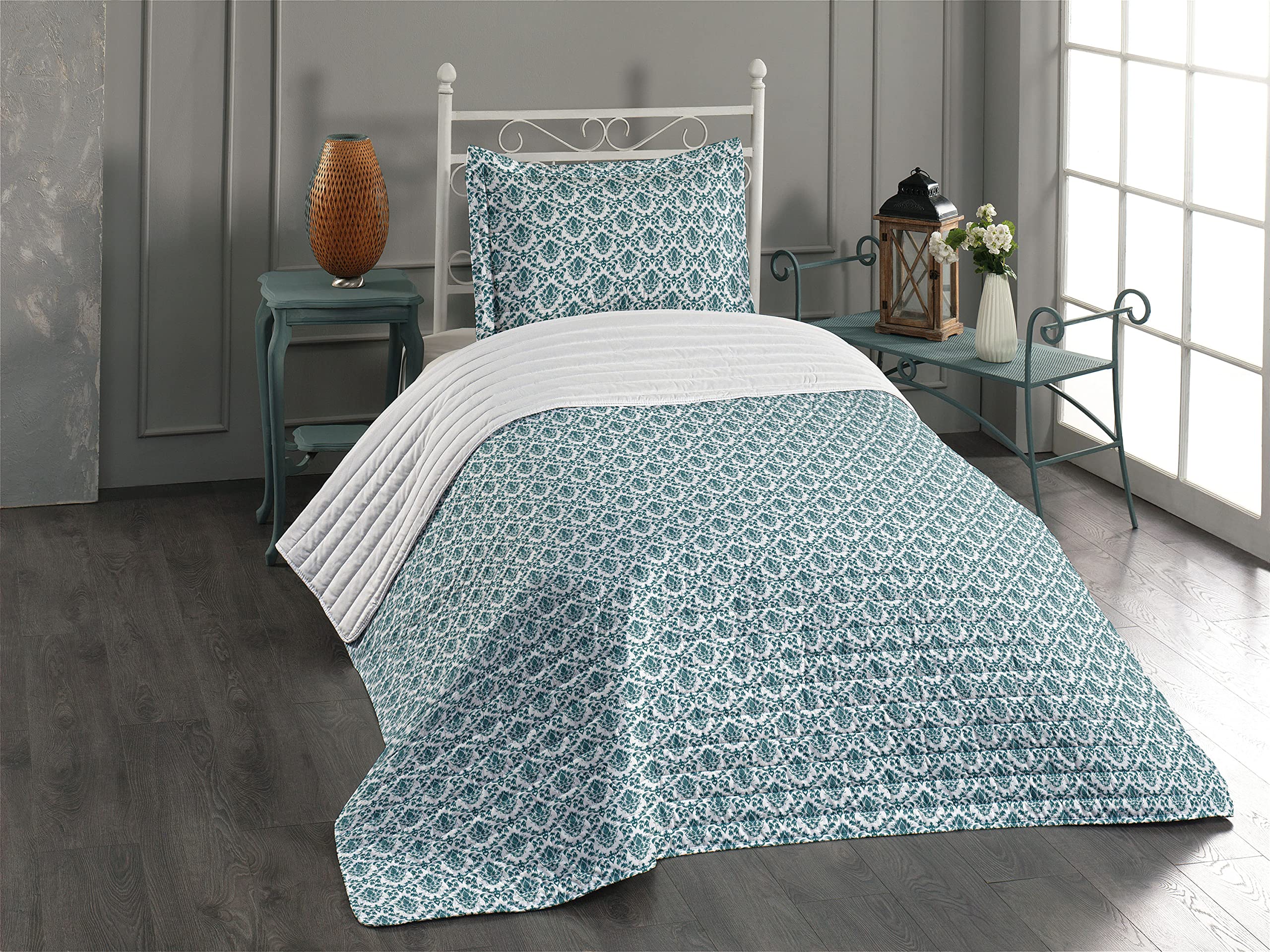 Ambesonne Damask Microfiber Bedspread Set - Baroque Floral Sprigs Design, Soft Twin Size Bedding with Pillow Sham & Comforter in Green White | Perfect for Master Bedroom, Guest Room Decor & Cozy Home Styling