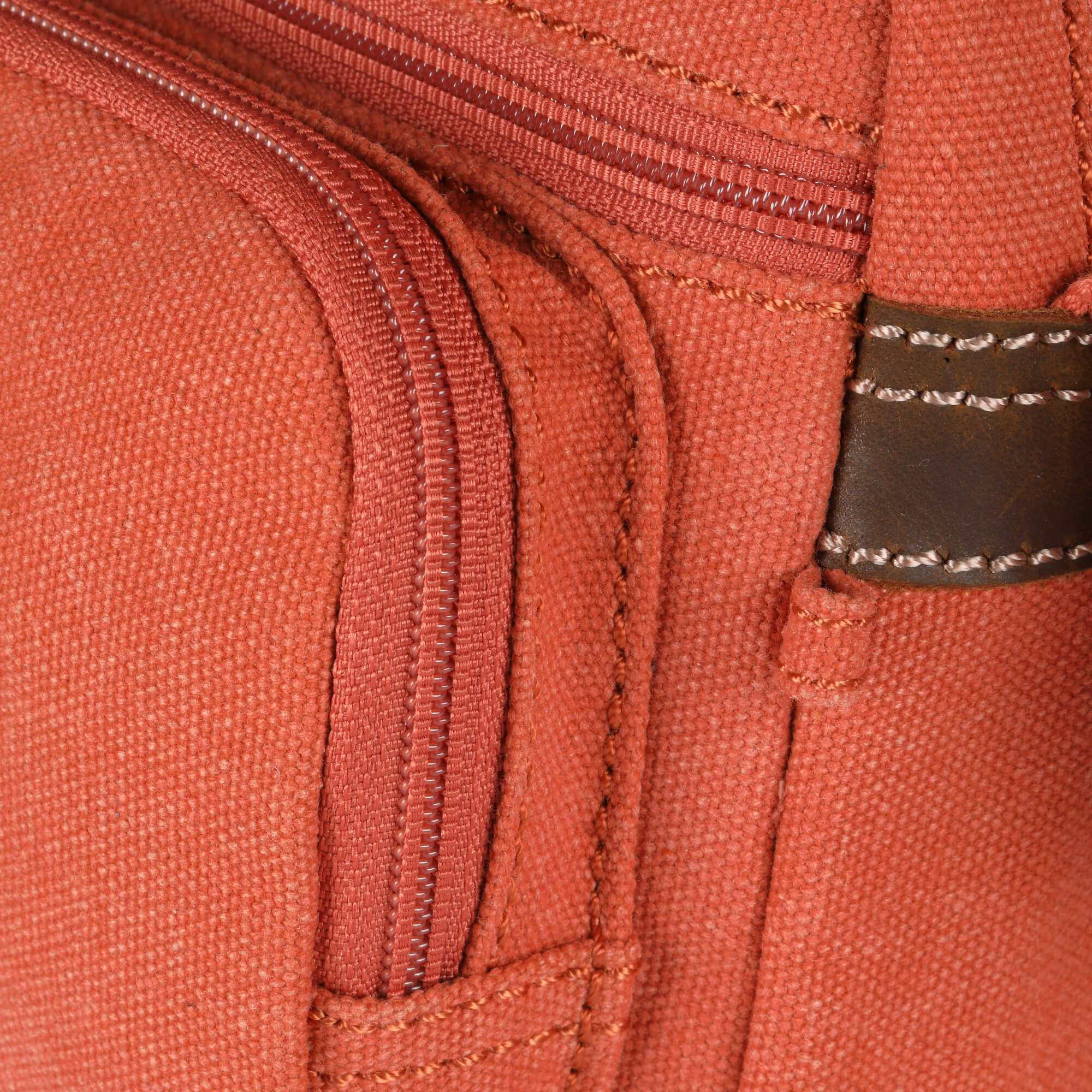 Troop London Classic Canvas Crossbody Bag for Men & Women - Stylish & Durable Messenger Bag for Travel, Work & Everyday Use