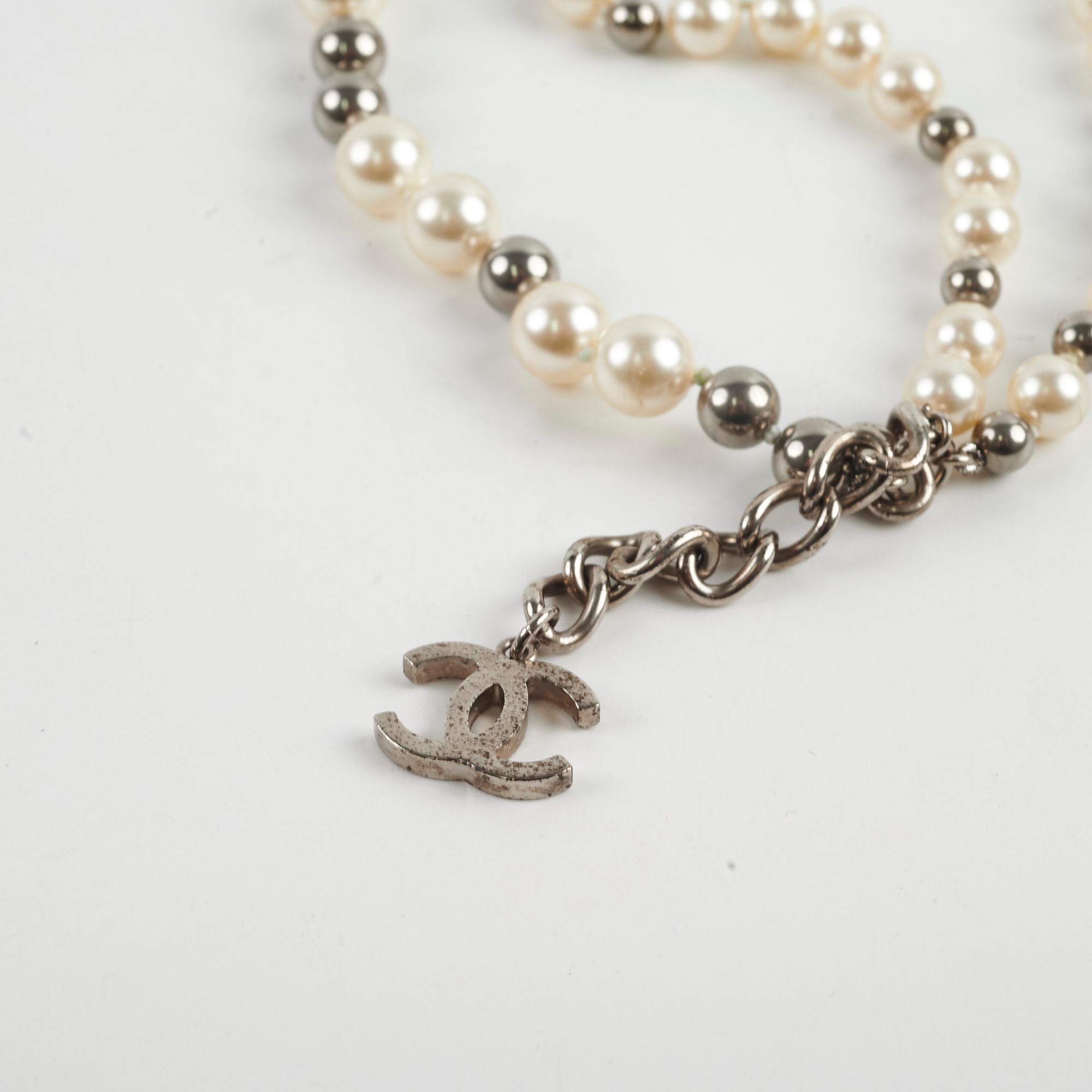 Chanel CC Pearl Bracelet for Women - Luxury Pearl & Gold-Tone Bracelet with CC Logo - Elegant Jewelry Gift for Her, Perfect for Parties, Weddings & Special Occasions