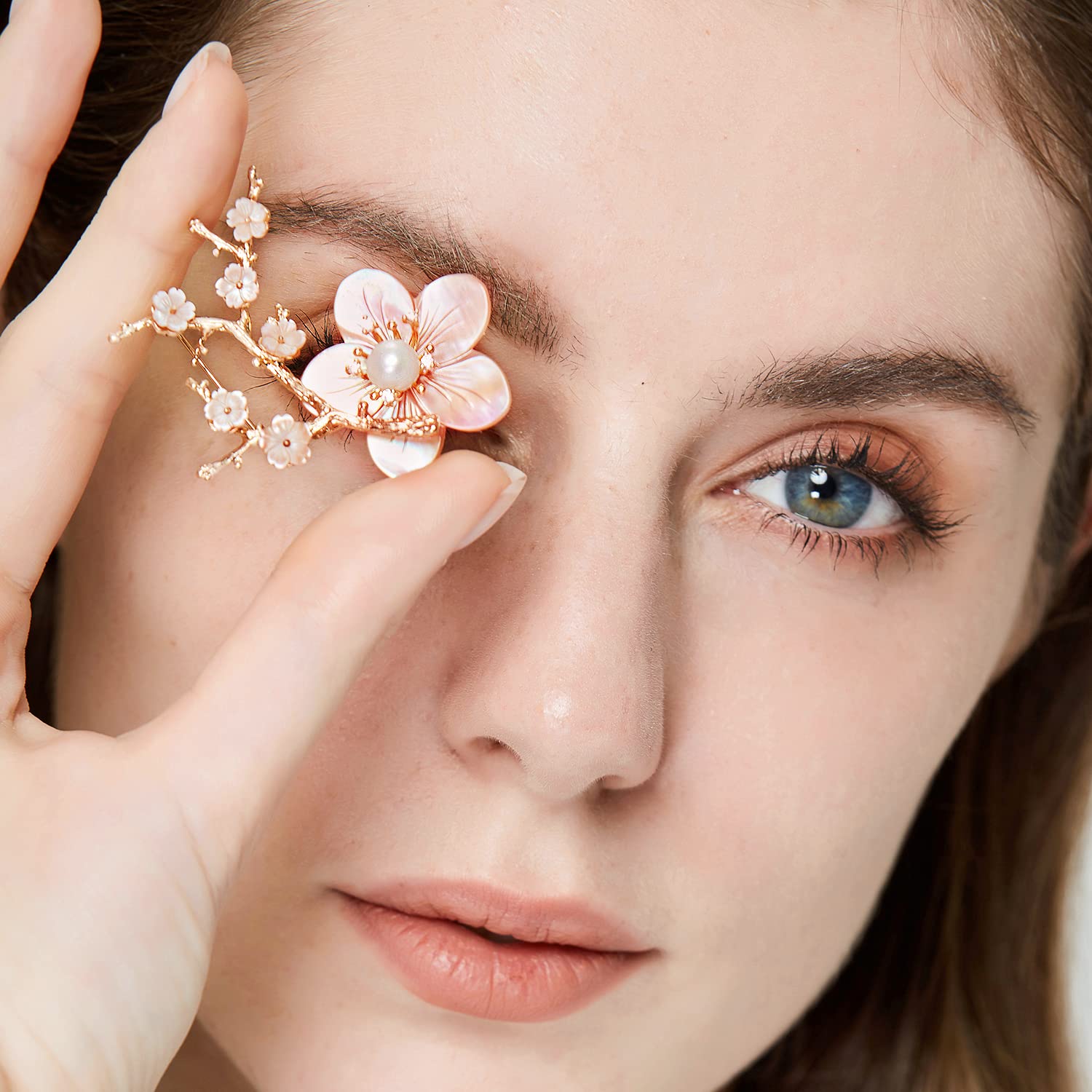 Elegant Crystal & Rhinestone Flower Brooch for Women - Pink Blossom Fashion Pin Jewelry Gift for Birthday, Party, Wedding, New Year | Perfect for Dresses, Coats, Hats & Special Occasions