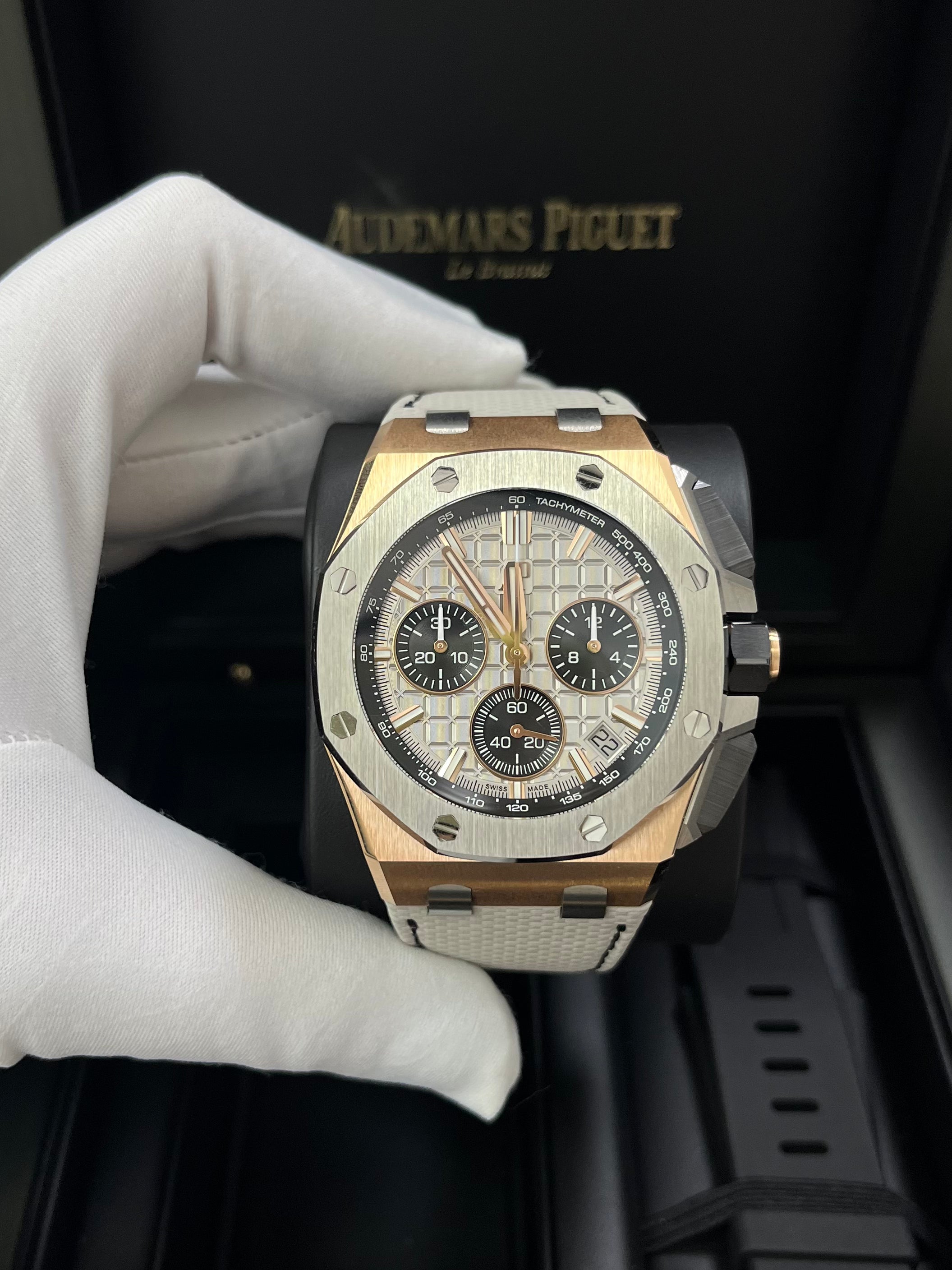 Audemars Piguet Royal Oak Offshore Chronograph 43mm Men's Watch - 18k Rose Gold & Titanium Case, Grey Dial (Ref# 26420OI.OO.A015VE.01) - Luxury Sports Watch for Business, Events & Collectors