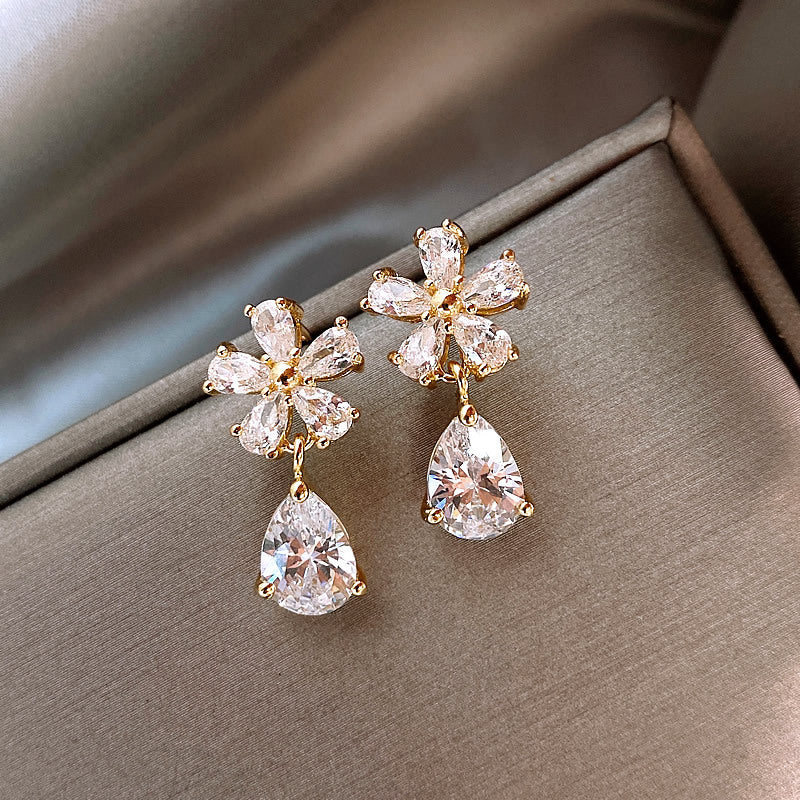 Sparkling Crystal Flower Dangle Earrings for Women - Elegant Bohemian Jewelry for Parties, Weddings & Date Nights | C9F15