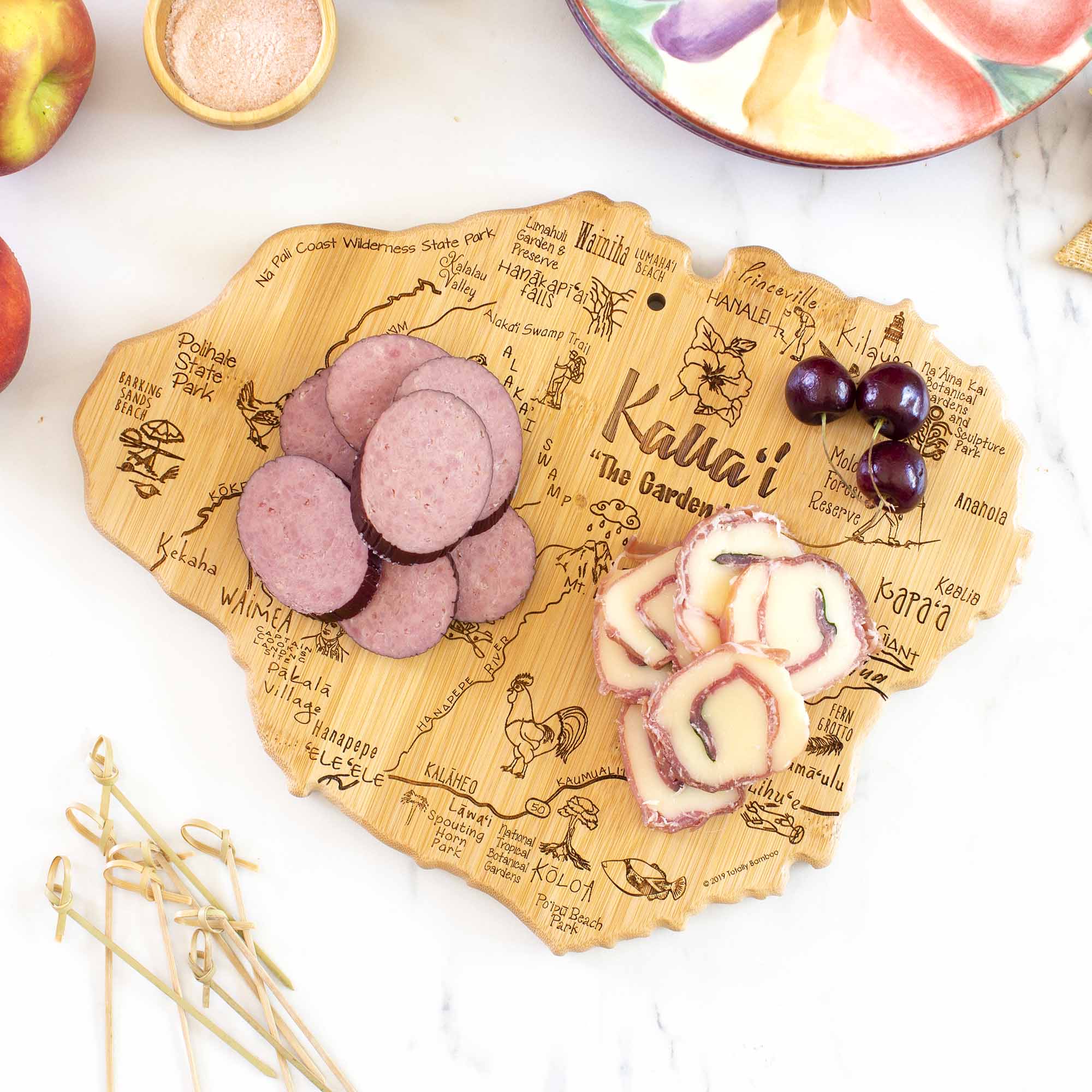 Premium Kauai-Themed Wooden Cutting Board - 9.75