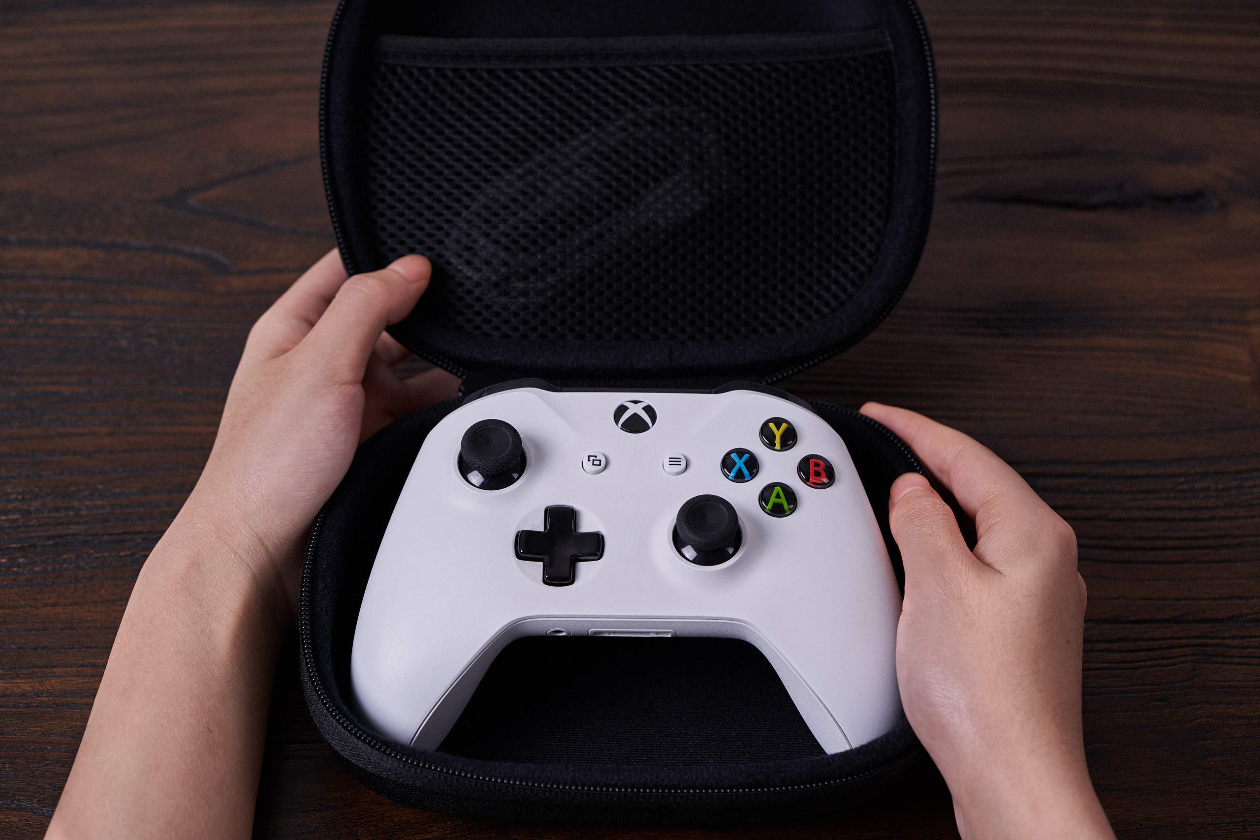 8Bitdo Classic Controller Travel Case - Protective Storage for Pro 2, Sn30 Pro+, Nintendo Switch, PS5, PS4, Xbox One Controllers | Durable Hard Shell for Gaming Accessories | Perfect for Travel, Storage & Protection