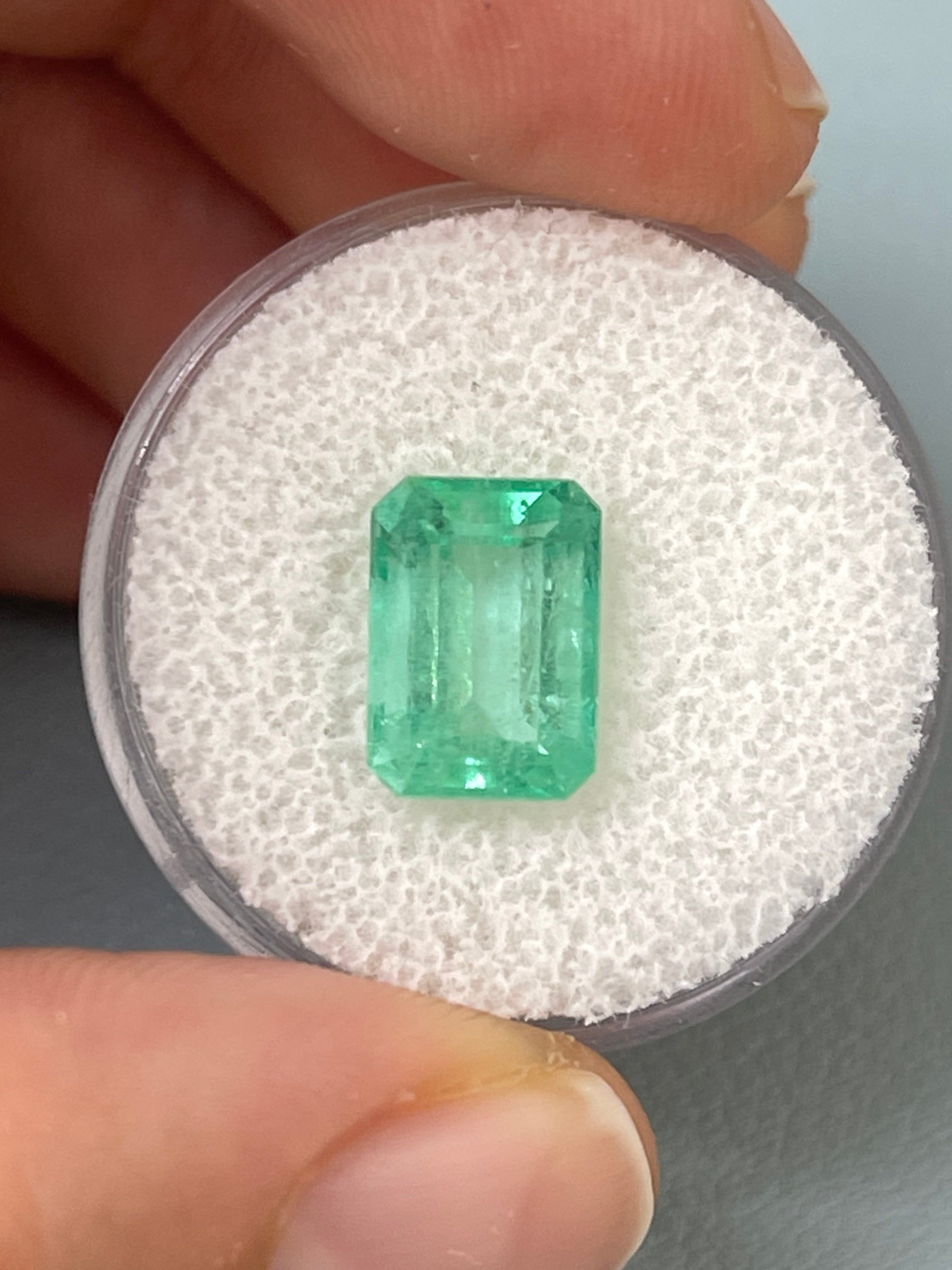 3.54 Carat 11x8mm Seafoam Green Natural Loose Colombian Emerald Gemstone - Emerald Cut for Jewelry Making, Engagement Rings & Luxury Gifts