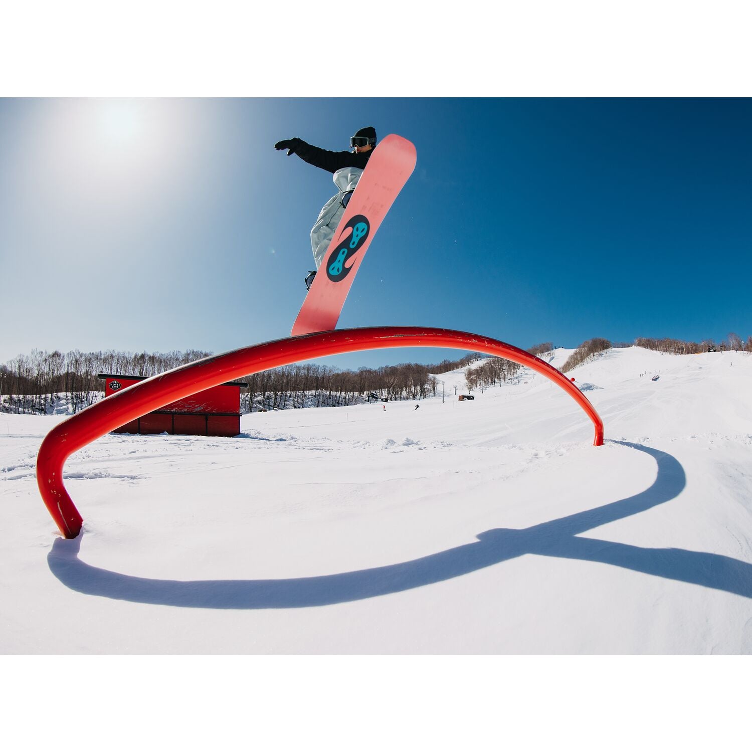 Burton Free Thinker Snowboard 2025 - All-Mountain Freestyle Board for Men & Women | Perfect for Powder, Park & Backcountry Riding