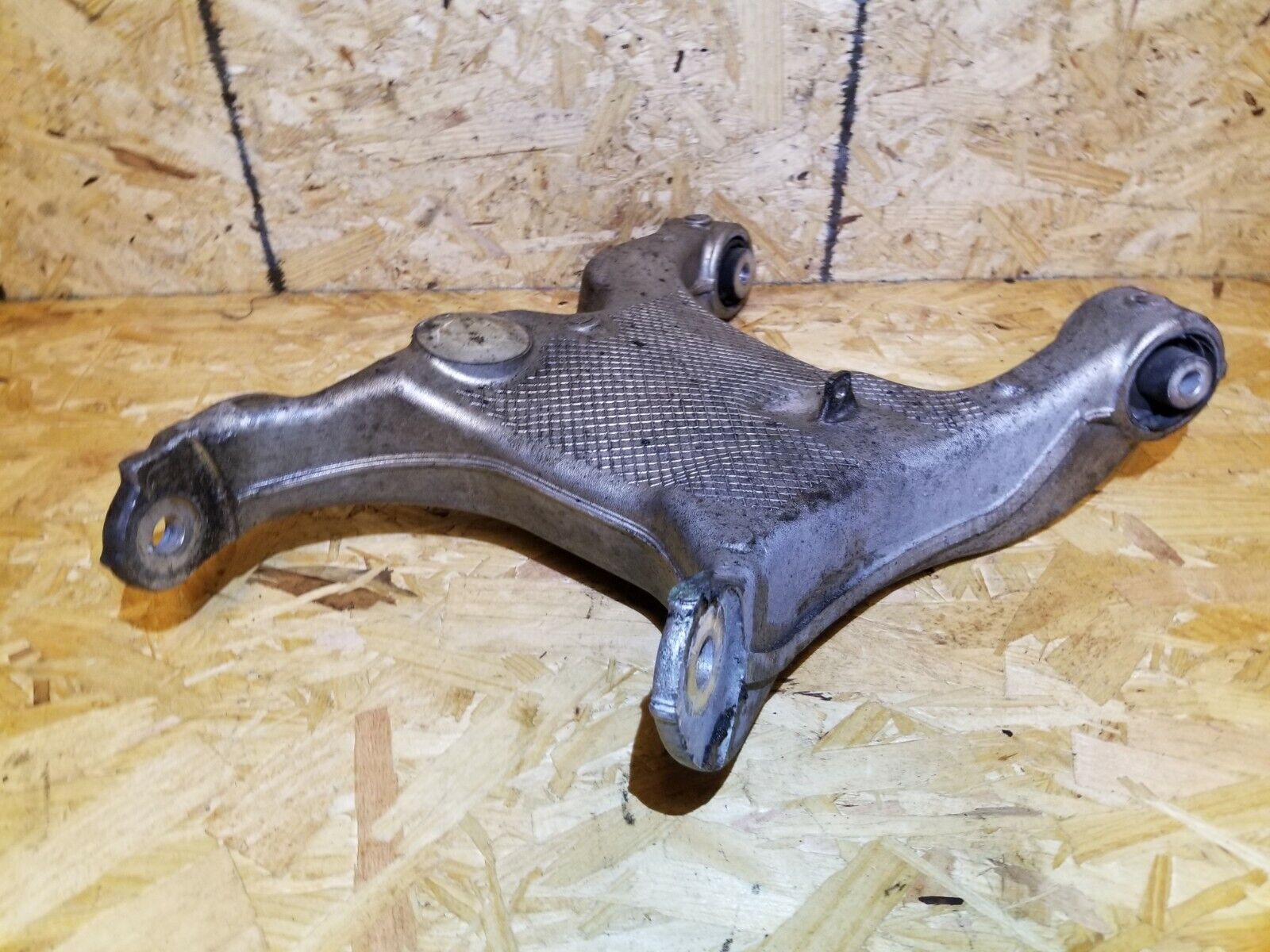 04 05 06 07 BMW 530xi E60 AWD Rear Lower Control Arm Passenger Side Right OEM Replacement Part - Perfect for Suspension Repair & Performance Upgrade
