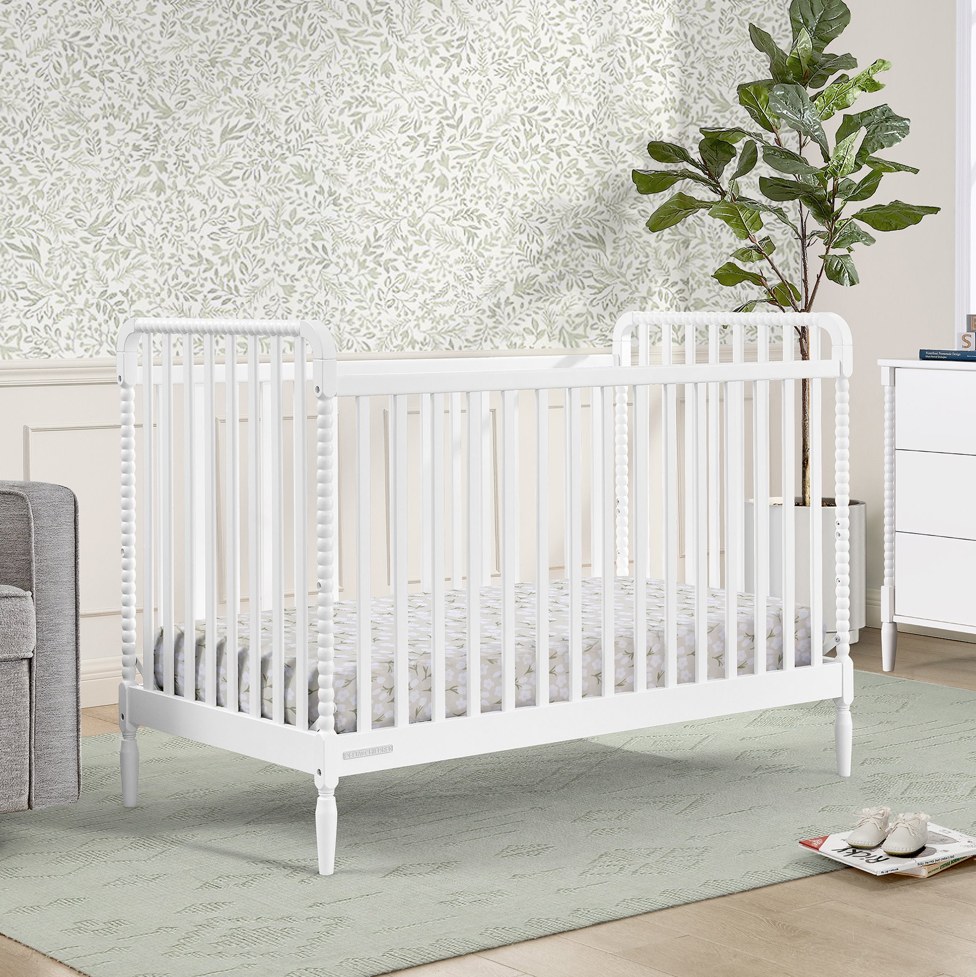 Lily 4-in-1 Convertible Baby Crib - White Nursery Furniture for Newborn to Toddler Bed | Perfect for Modern Nursery, Bedroom & Daycare