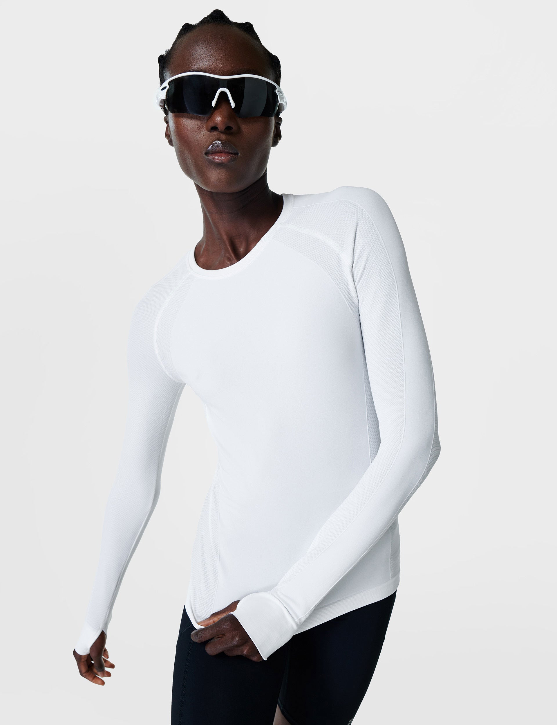 High-Performance Seamless Workout Long Sleeve Top for Athletes - Breathable & Moisture-Wicking White Fitness Shirt - Ideal for Gym, Running & Yoga Training