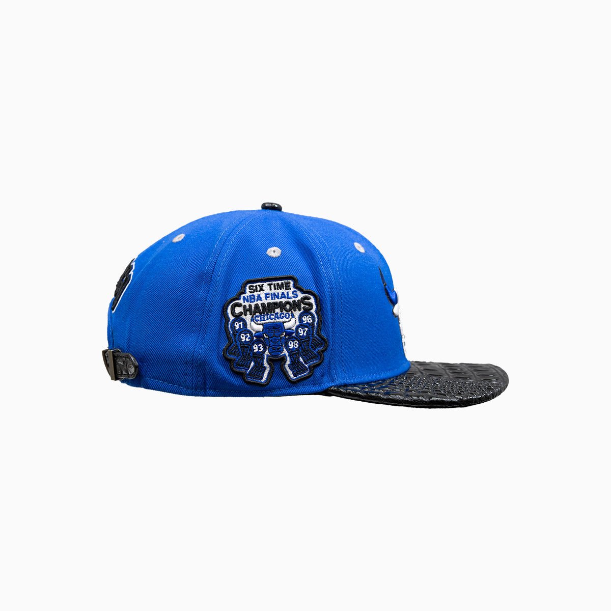 Chicago Bulls NBA Hat with Leather Visor - Official Basketball Cap for Men & Women - Perfect for Games, Streetwear & Sports Fans