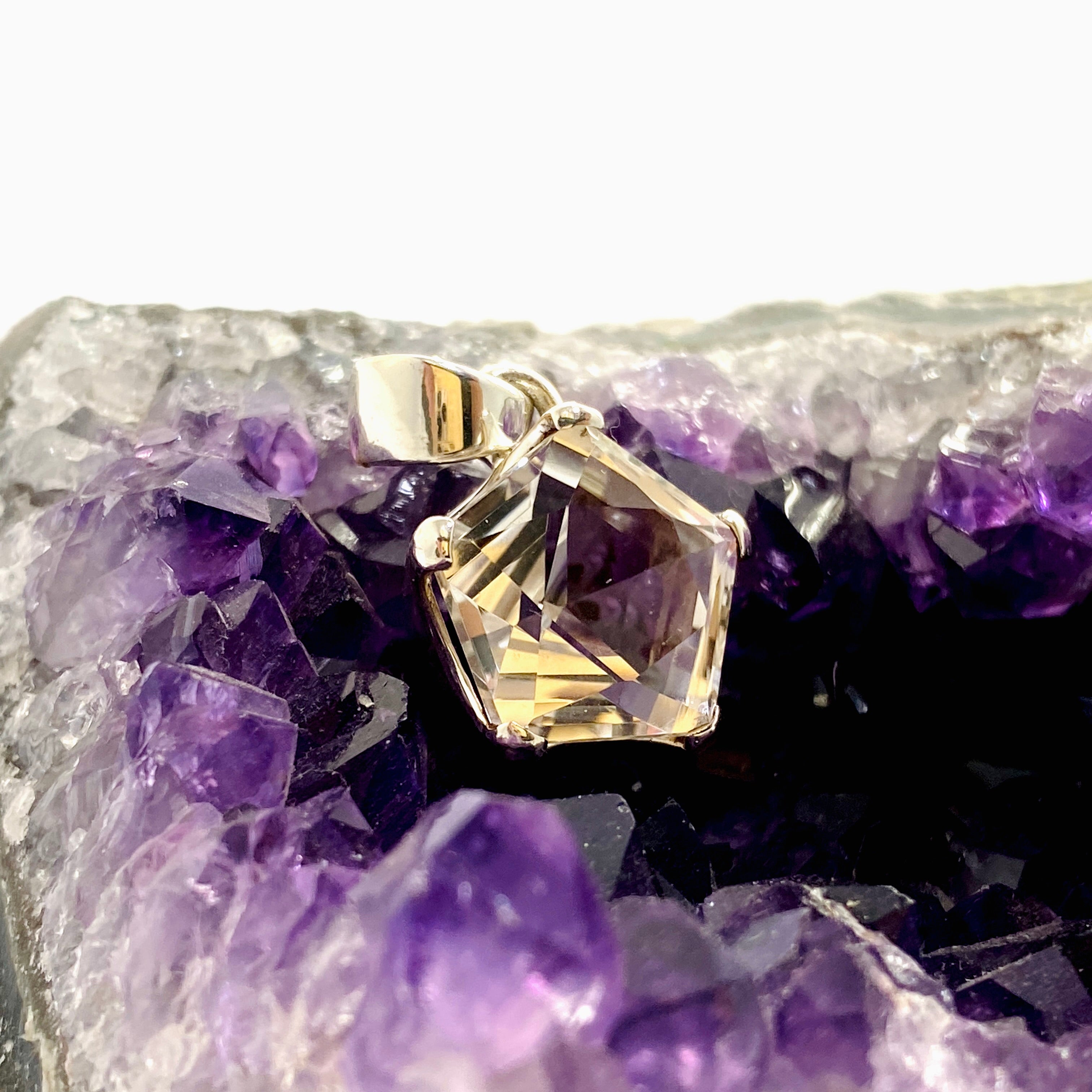 Natural Clear Quartz Pentagon Star Faceted Pendant Necklace - Spiritual Healing Jewelry for Meditation & Energy Work - PPGJ1083