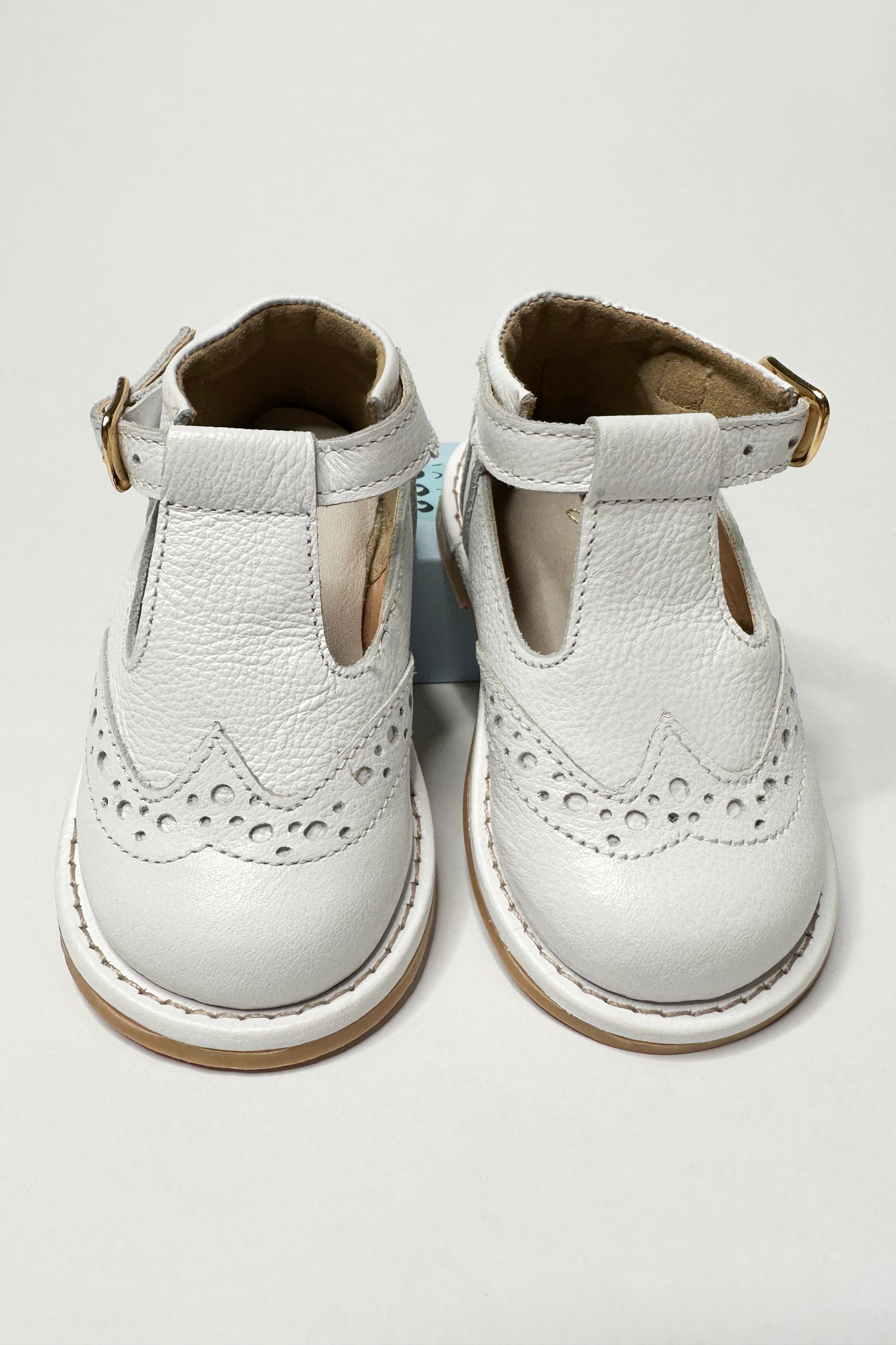 Stylish Woody White Leather Shoes for Men & Women | Comfortable & Durable Casual Footwear for Walking, Office, and Outdoor Activities