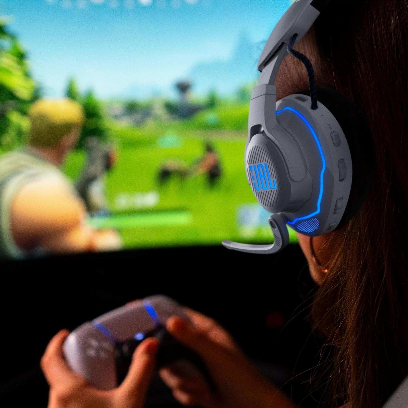 JBL Quantum 910P Wireless Bluetooth Gaming Headset with Microphone - Compatible with PlayStation, Xbox, PC & Mobile - 39-Hour Battery Life - White - Perfect for Competitive Gaming, Streaming & Long Gaming Sessions
