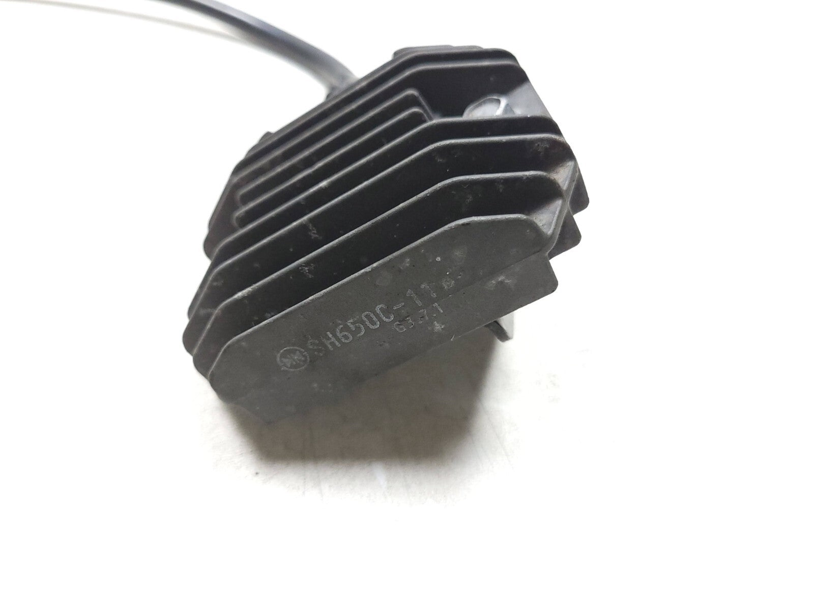 Yamaha V Star 650 XVS650 Classic Voltage Regulator Rectifier OEM Replacement Part - Motorcycle Electrical System Repair & Maintenance
