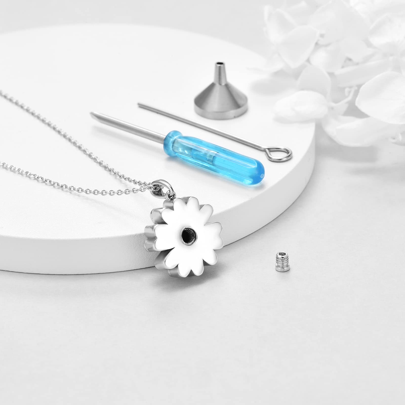 CRMAD Sterling Silver Daisy Flower Necklace for Women - Elegant Floral Pendant Jewelry Gift for Her, Perfect for Birthday, Anniversary & Everyday Wear