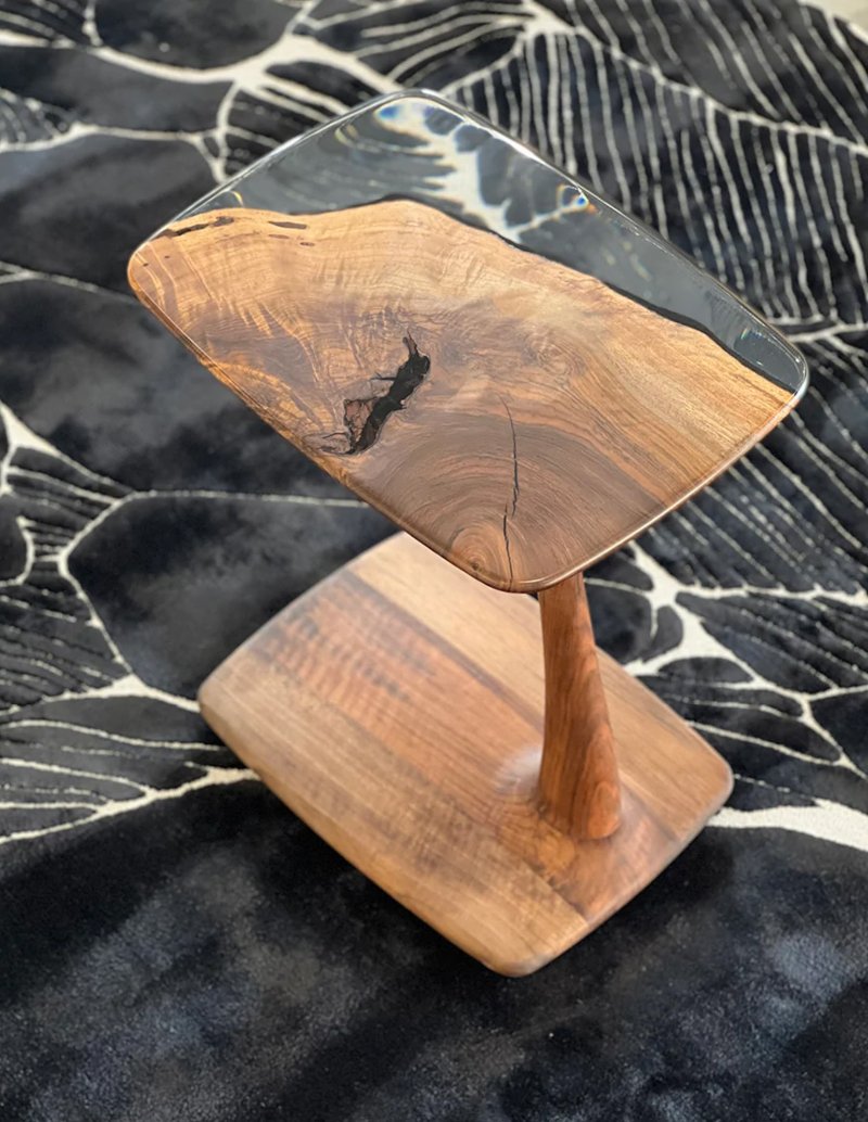 Luxury C-Shaped Resin End Table - Modern Side Table for Living Room, Bedroom, Office - Unique Home Decor Gift Idea for Housewarming, Wedding, Birthday