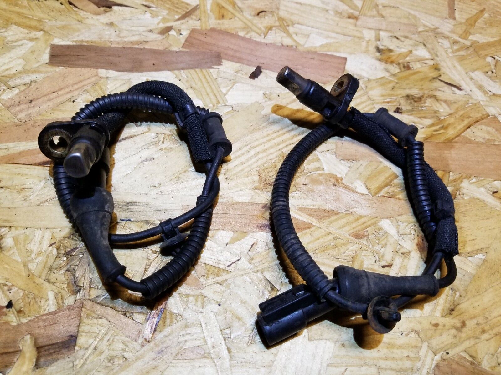 2005-2009 Ford Mustang Rear ABS Speed Sensor (2 Pack) - 44K OEM Replacement Part - Perfect for Brake System Repair & Performance Upgrades