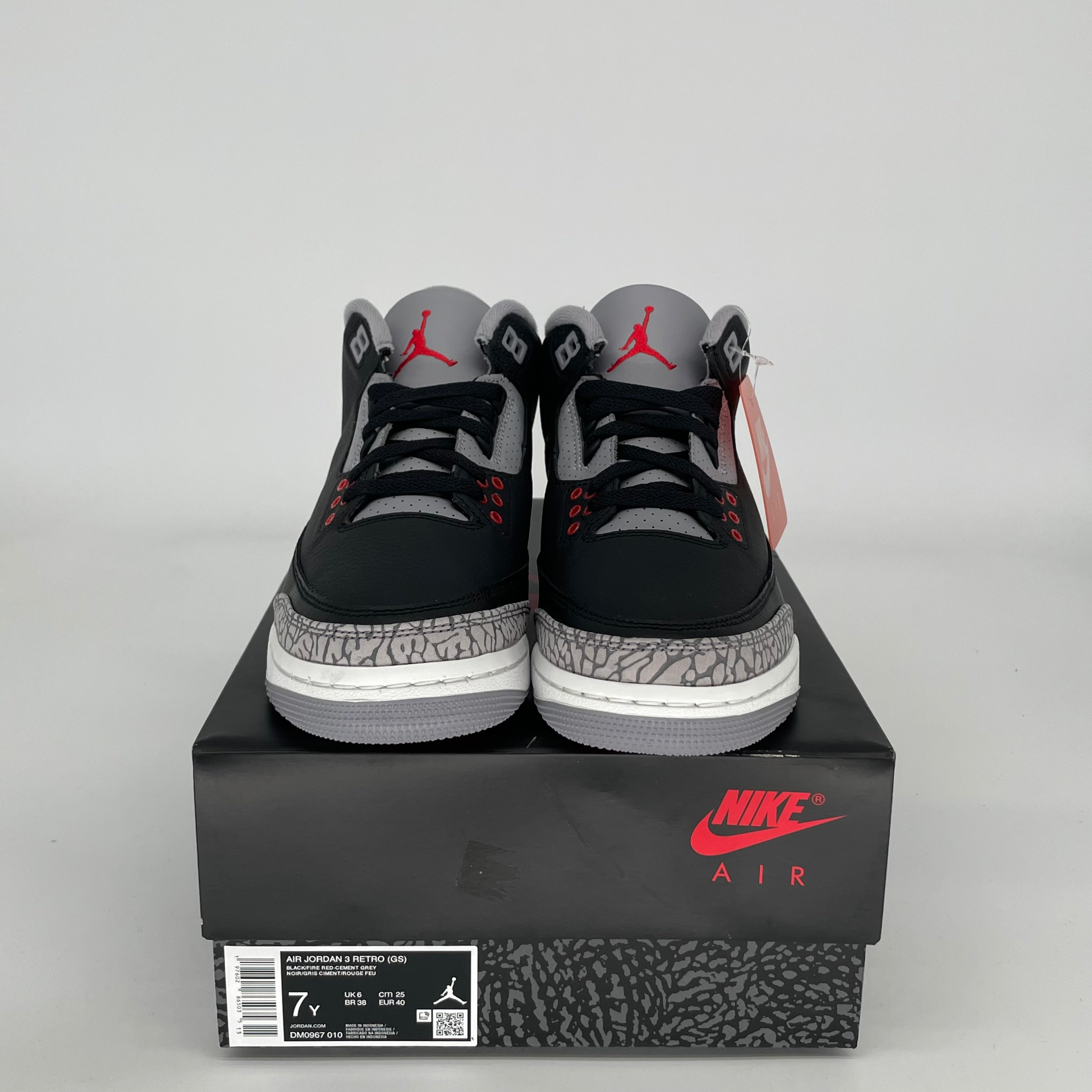 Original Air Jordan 3 Retro 'Black Cement' Sneakers - Size 7Y (DM0967-010) | Men's Basketball Shoes for Streetwear & Casual Style