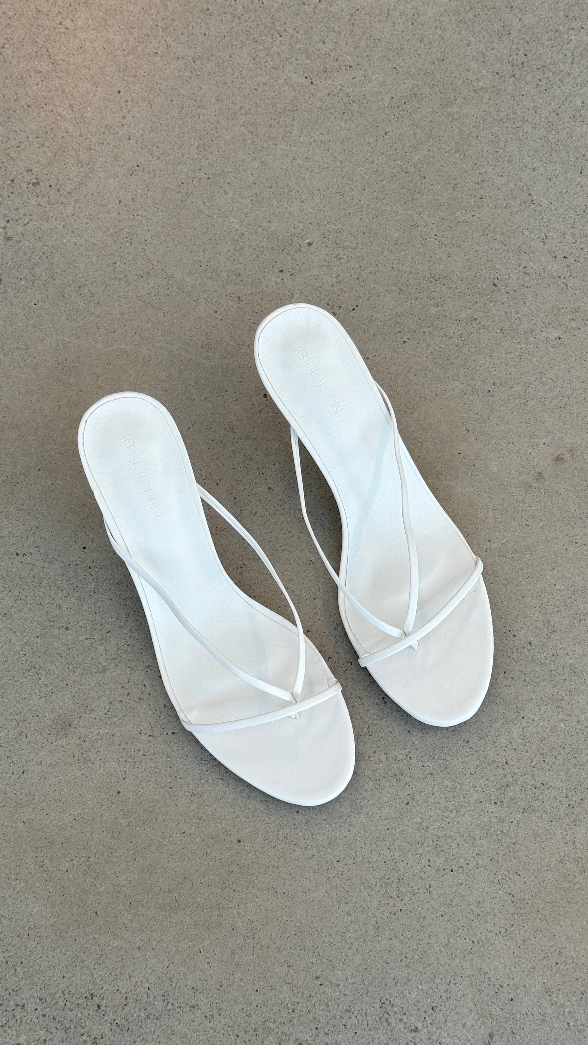 Gillie Heel White Shoes for Women - Elegant Irish Dance Shoes with Comfortable Fit - Perfect for Celtic Dance, Performances & Weddings