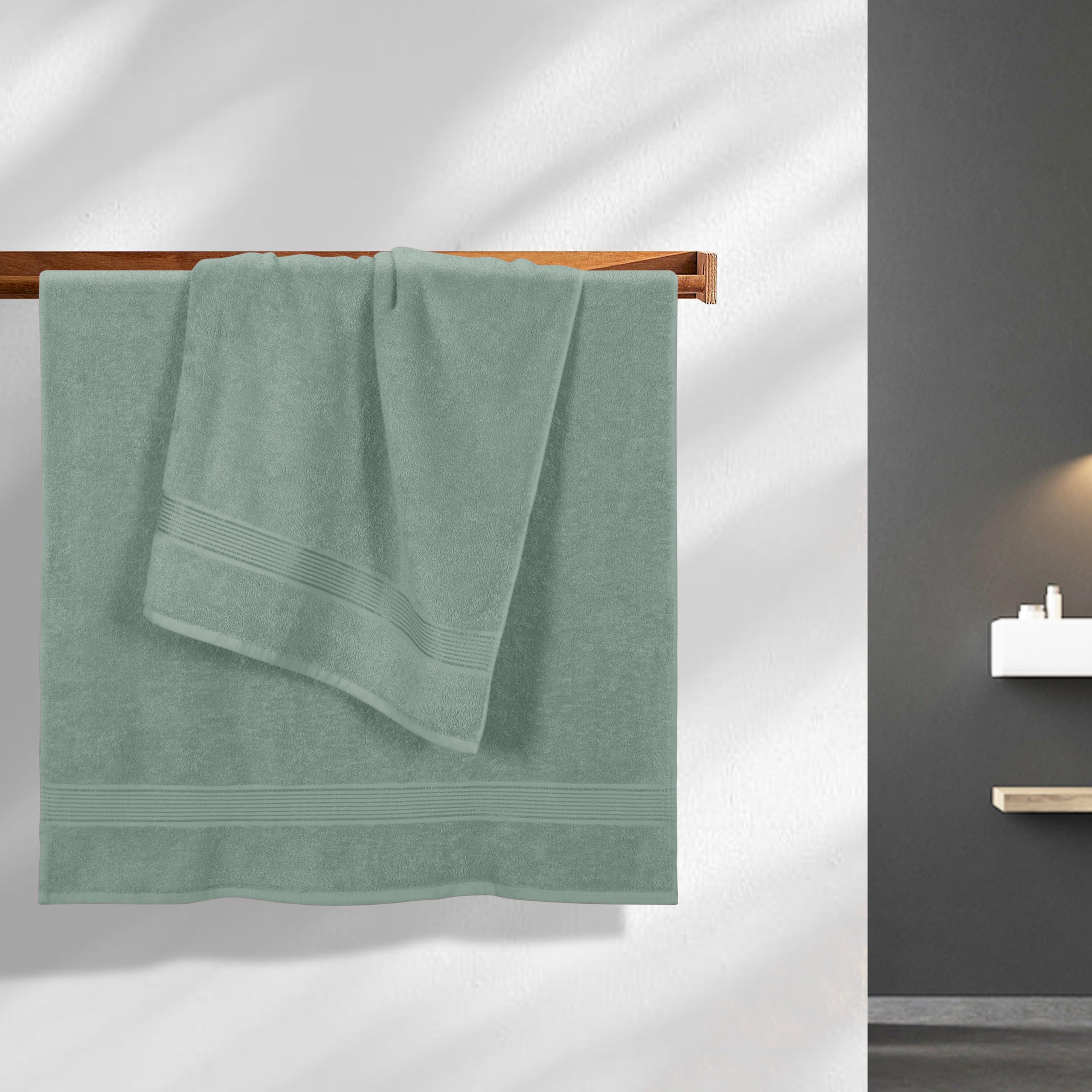 Belizzi Home 2-Pack Oversized Cotton Bath Towels 28x55 Inches - Ultra Absorbent, Quick Dry, Lightweight - Perfect for Gym, Travel, Camping & Pool Use - Jade Green