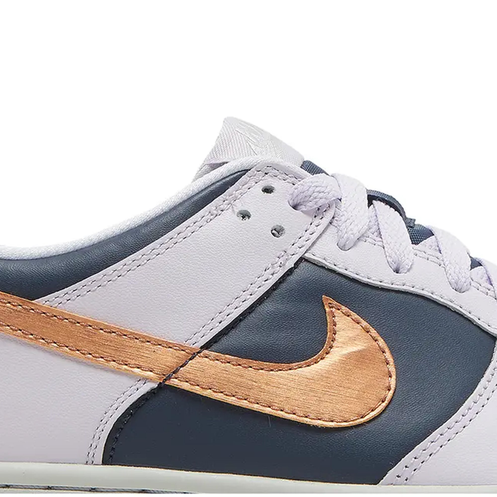 Nike Dunk Low SE 'Copper Swoosh' GS Sneakers (2022) - Women's Basketball Shoes for Casual Wear & Street Fashion