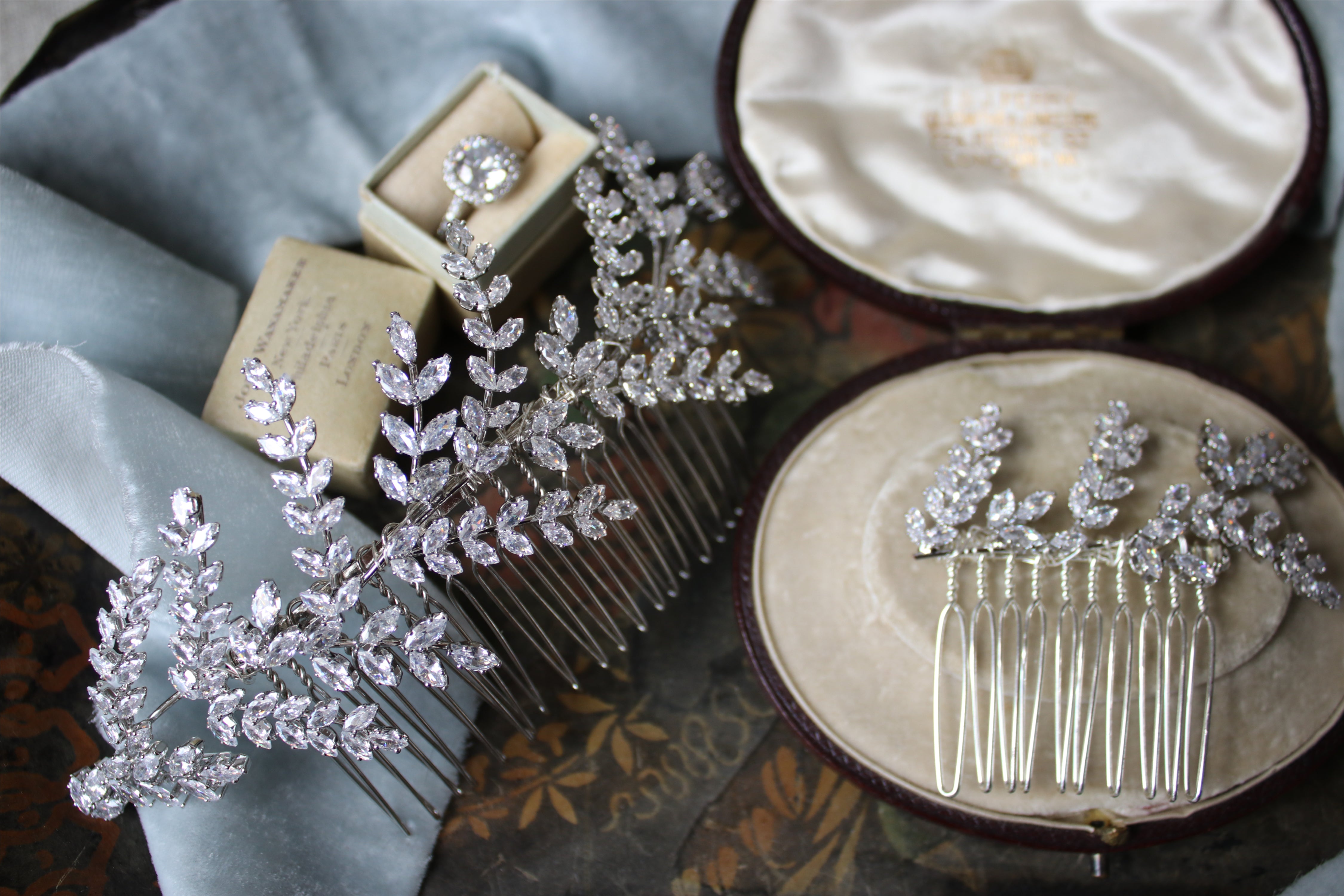 CLARA BELLA Simulated Diamond Hair Comb Set for Women - Bridal Wedding Accessories, Prom & Formal Events - Sparkling Rhinestone Hair Jewelry for Special Occasions