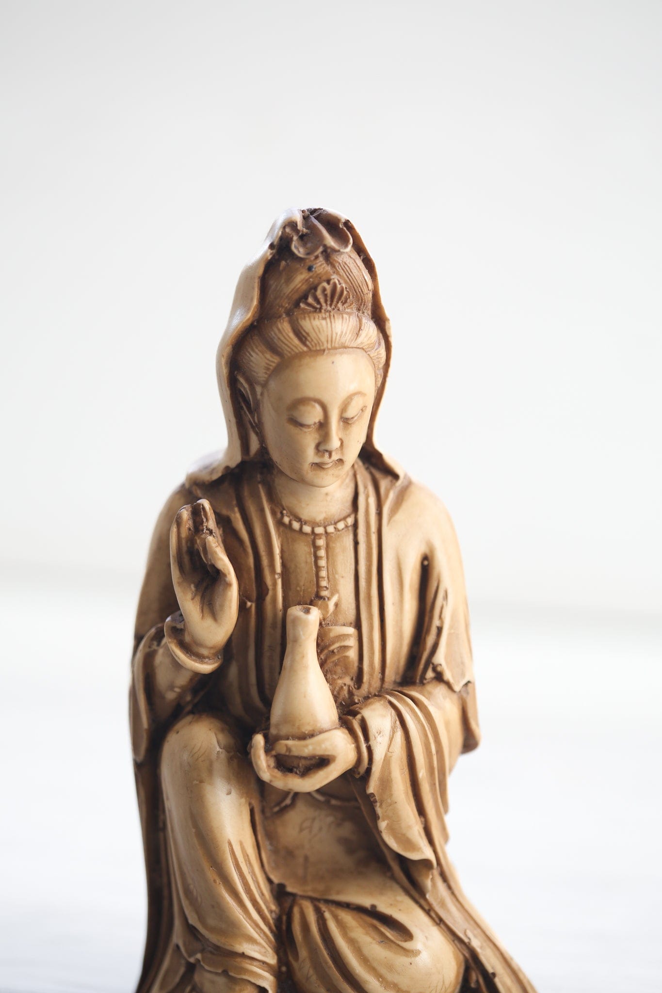 Guanyin Goddess of Compassion Statue - Handcrafted Buddhist Sculpture for Home Altar, Meditation Room & Spiritual Decor | Feng Shui Blessing Gift