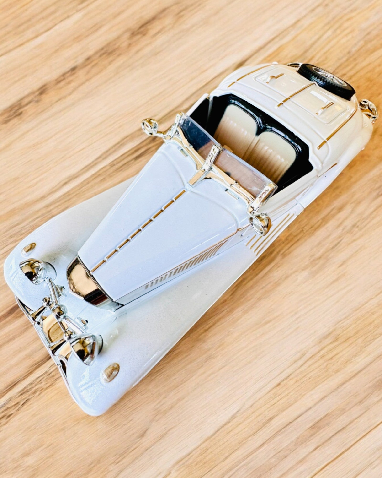 Vintage Classic Retro Car Miniature Model - Personalized Engraving Gift, 3 Style Options - Perfect for Collectors, Car Enthusiasts & Special Occasions