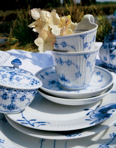 Royal Copenhagen Blue Fluted Plain Coffee Cup and Saucer Set - 6.1 oz (170ml) Fine Porcelain Tea Cup - Elegant Wedding Gift, Bridal Shower Present, Anniversary Gift for Couples - Perfect for Afternoon Tea, Coffee Break, and Special Occasions
