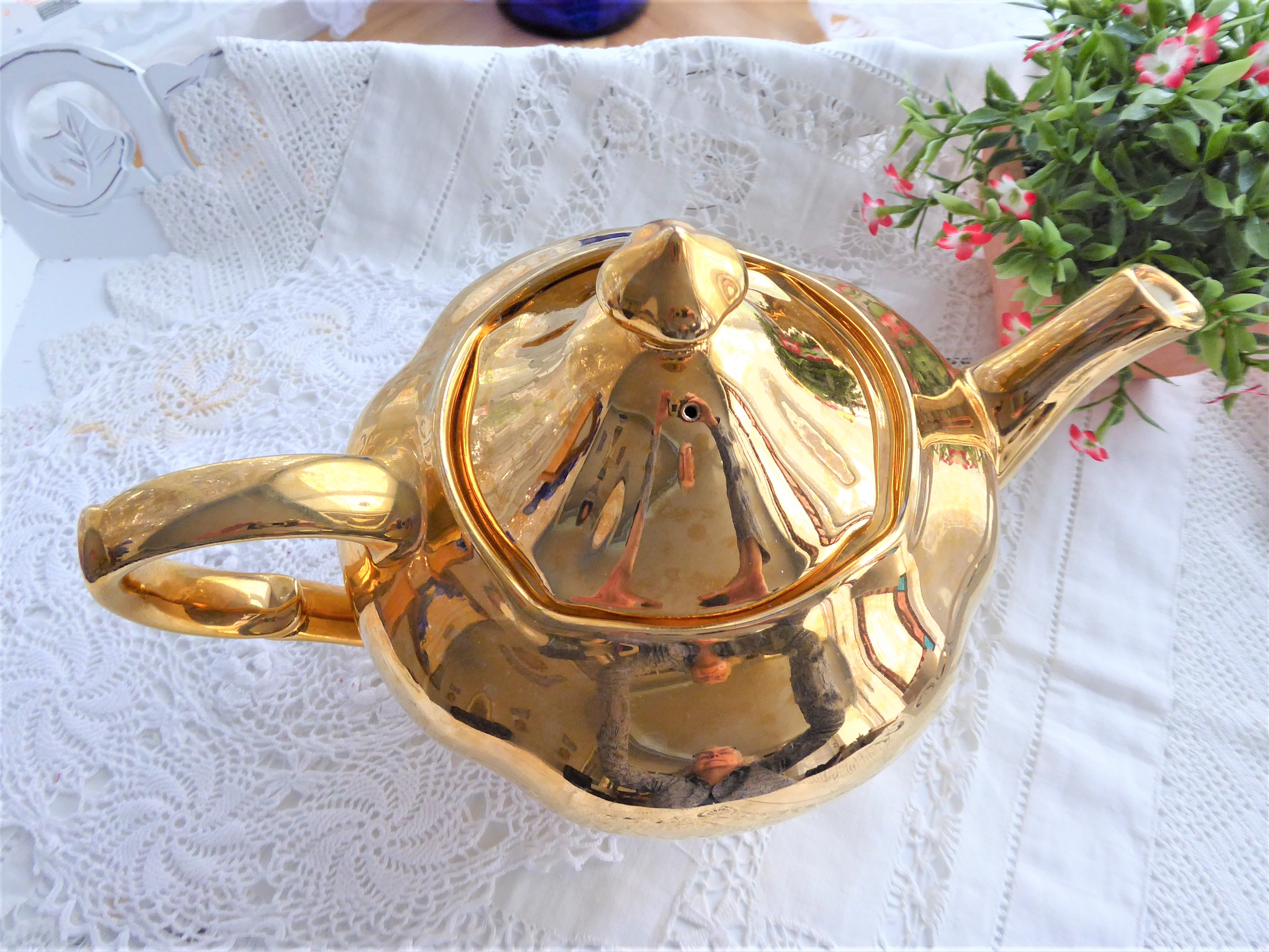 Vintage Luxe Royal Winton Golden Age Teapot - 1960s Gold Luster Large Ceramic Tea Pot for Afternoon Tea & Collectible Display