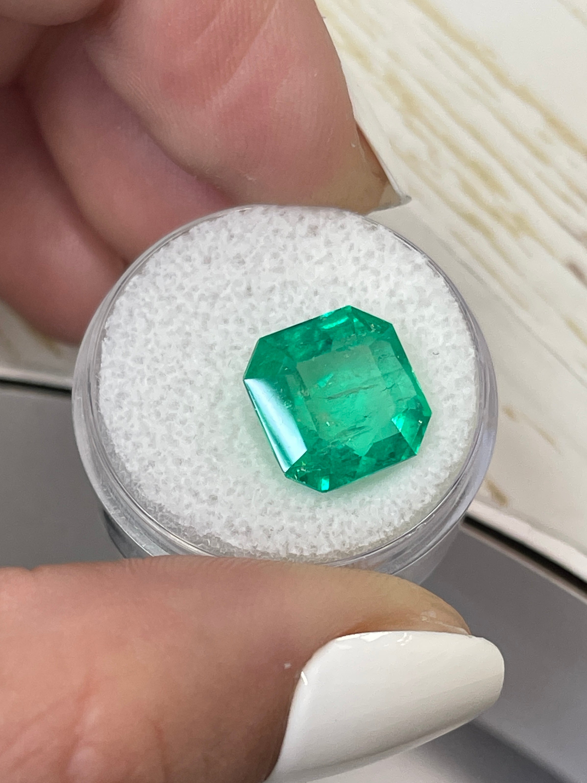 7.41 Carat Vivid Muzo Green Colombian Emerald - 11.5x11.5mm Natural Loose Gemstone, Asscher Cut for Jewelry Making & Engagement Rings