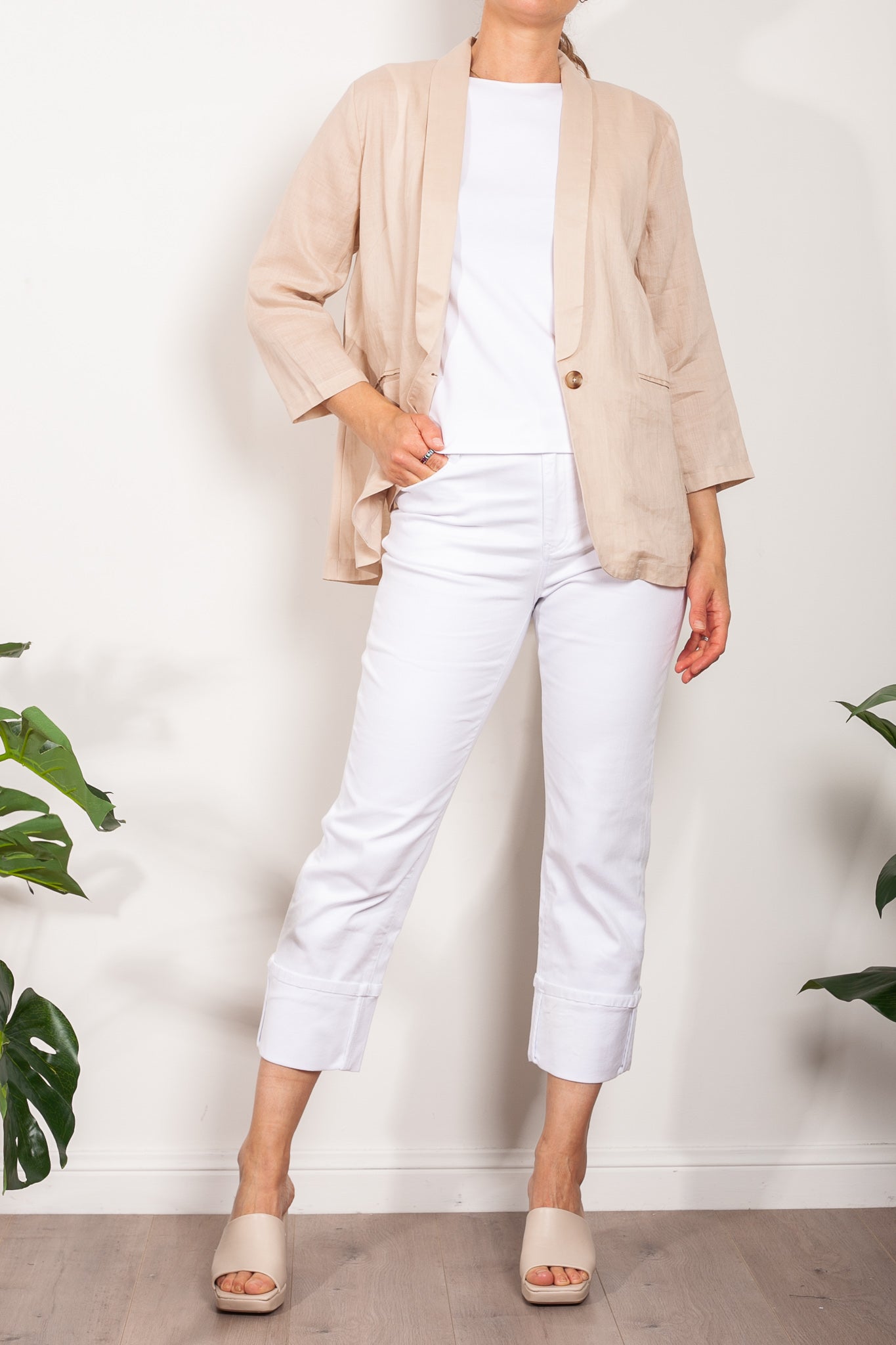 Zoe Kratzmann Women's Lightweight Water-Resistant Jacket - Perfect for Outdoor Hiking, Travel & Everyday Wear