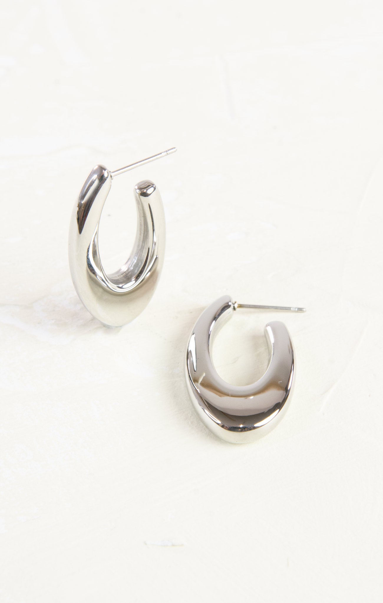 Sierra Oval Hoops Earrings for Women - 14K Gold Plated Dainty Minimalist Hoop Earrings - Perfect for Everyday Wear, Office, Date Night & Special Occasions