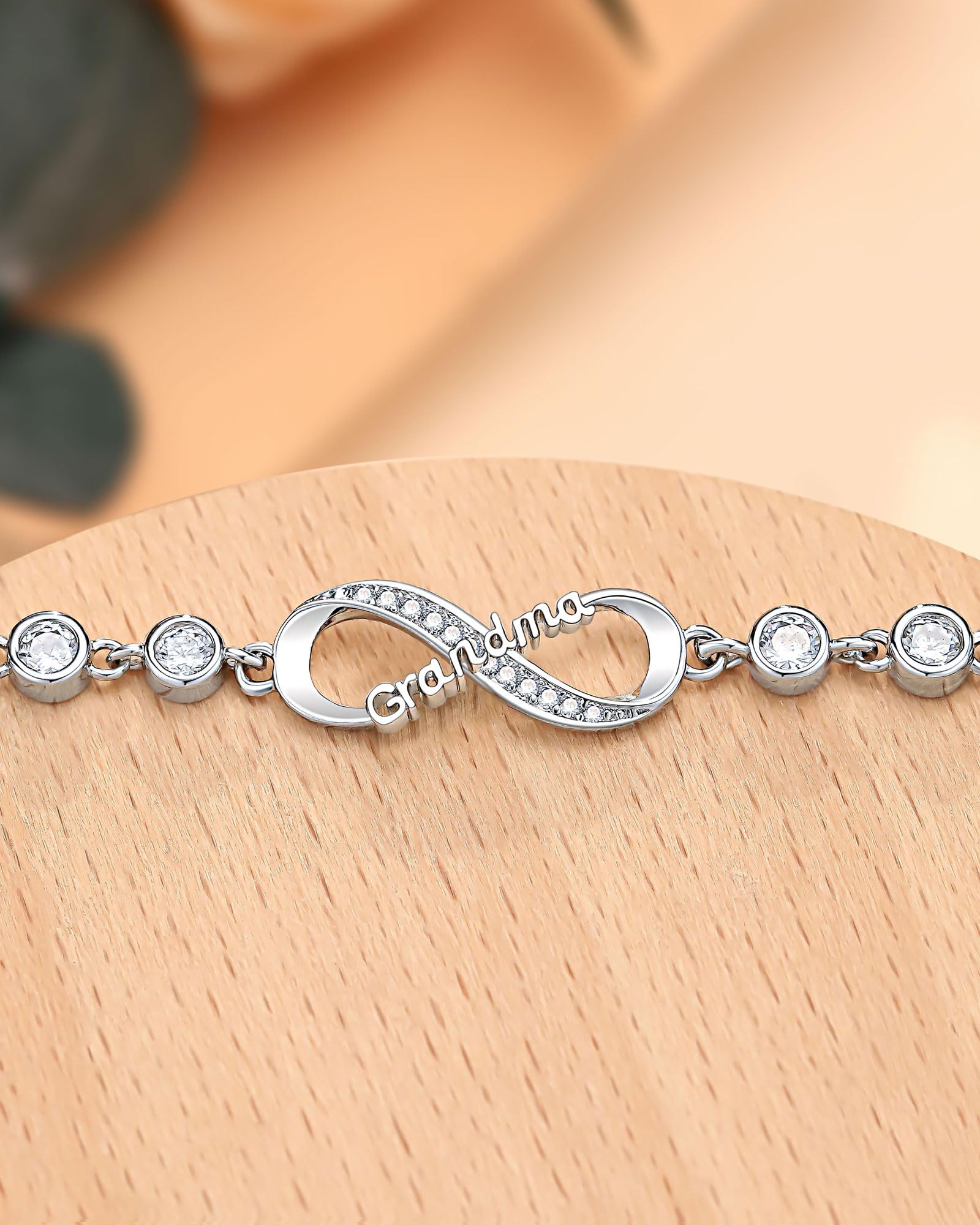 UNGENT THEM Infinity Love Heart Bracelets for Women - Romantic Valentines Day, Birthday & Christmas Gifts - Perfect for Anniversaries, Couple Jewelry & Special Occasions