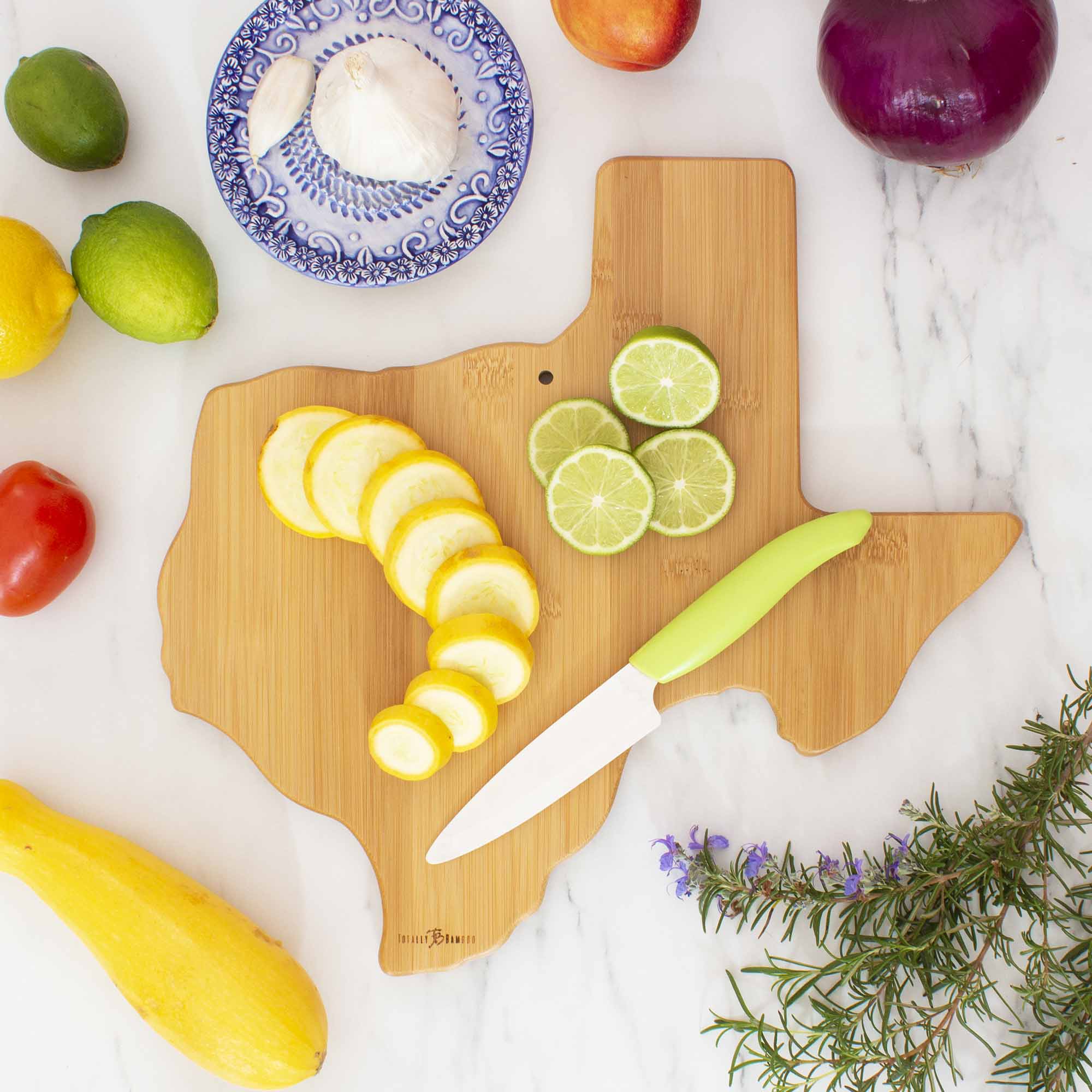 Premium Texas-Themed Wooden Cutting Board - 14 x 13 3/8 Inches - Perfect for BBQ, Kitchen Decor & Gift Giving