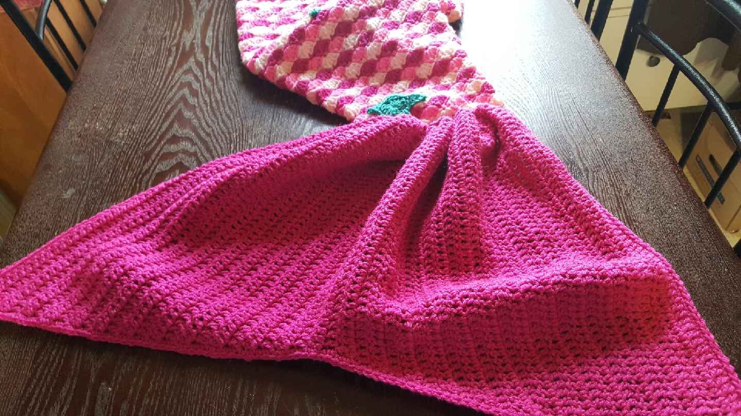 Handmade Crochet Mermaid Tail Blanket - Soft Yarn Knitting for Adults & Kids - Perfect for Cozy Home Decor, Photo Props, and Gift Giving