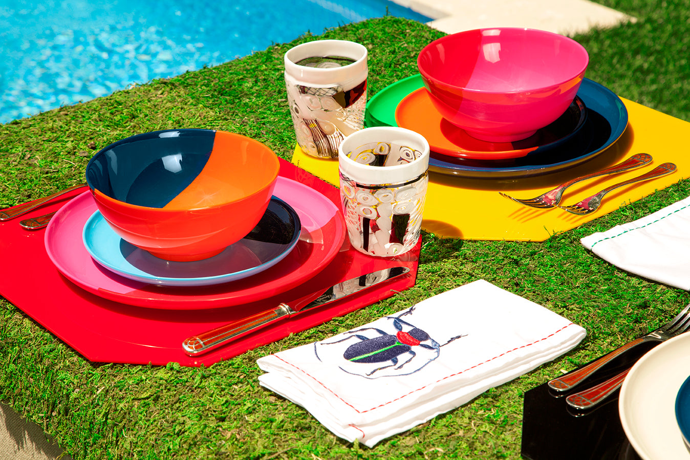 1/2 & 1/2 Melamine Dinner Plates Set of 4 - Fuchsia & Red Durable Plastic Plates for Outdoor Dining, Picnics & Parties - Exclusive Design by Thomas Fuchs Creative