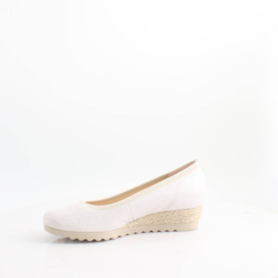 Gabor 24 Women's Comfortable Slip-On Shoes - Size 42 (US 10) - Perfect for Work, Travel & Everyday Wear