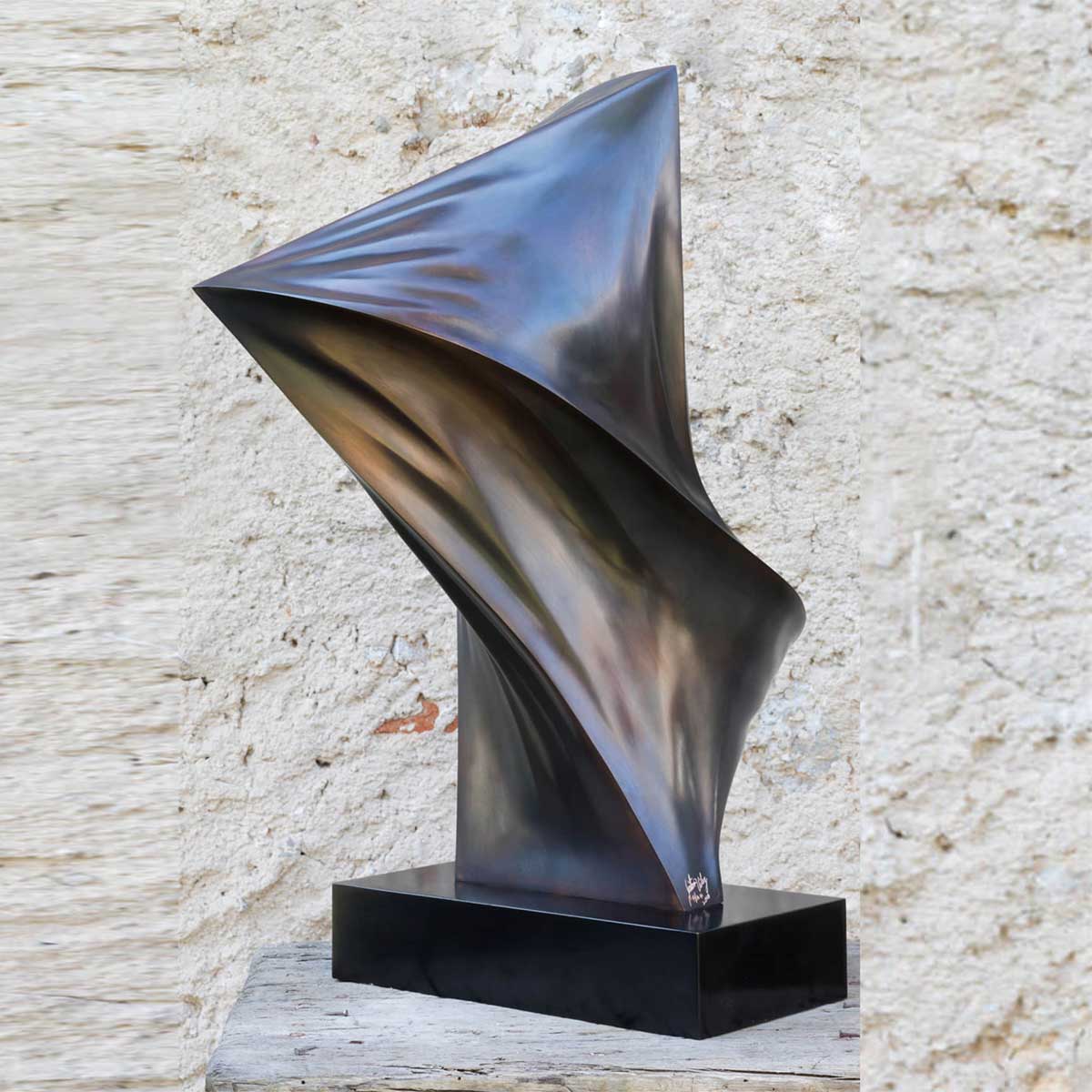 Torsion Bronze Sculpture Velez - Handcrafted Art for Home & Office Decor - Perfect for Living Room, Garden, or Gift