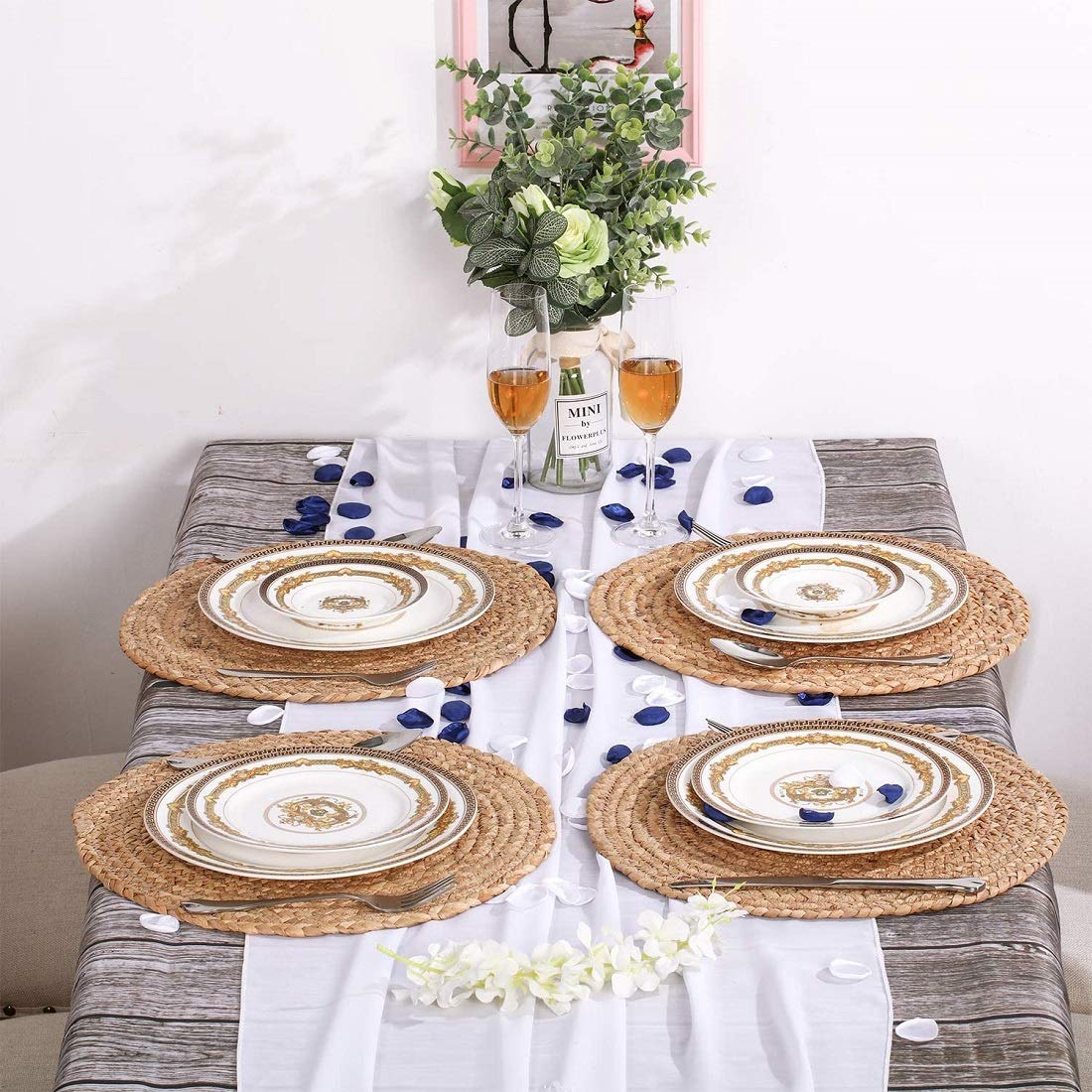 Set of 6 Natural Woven Water Hyacinth Placemats - 13.8 Inch Round Braided Rattan Table Mats, Non-Slip Farmhouse Charger Plates for Dining Table Decor, Kitchen, Party & Outdoor Picnic Use