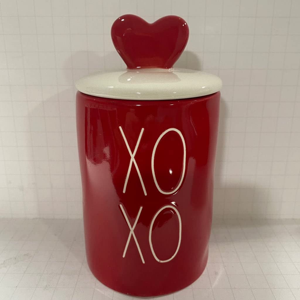 Rae Dunn XOXO Ceramic Scented Candle with Red Heart Topper - Sparkling Champagne Fragrance - 9 oz (254g) Valentine's Day Gift for Couples - Romantic Home Decor for Bedroom, Bathroom & Date Nights