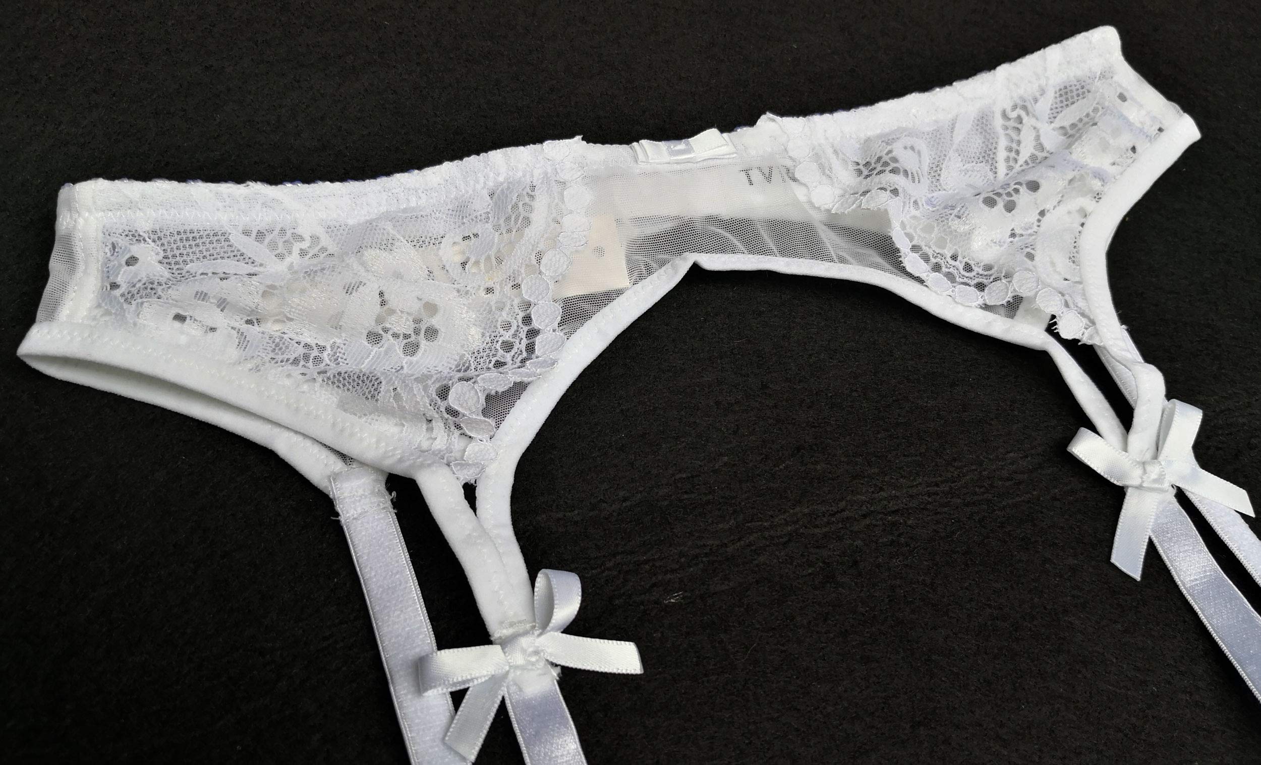 TVRtyle Women's Black Metal Clip Garter Belt for Stockings - Sexy Lingerie Accessory for Bridal, Boudoir & Special Occasions