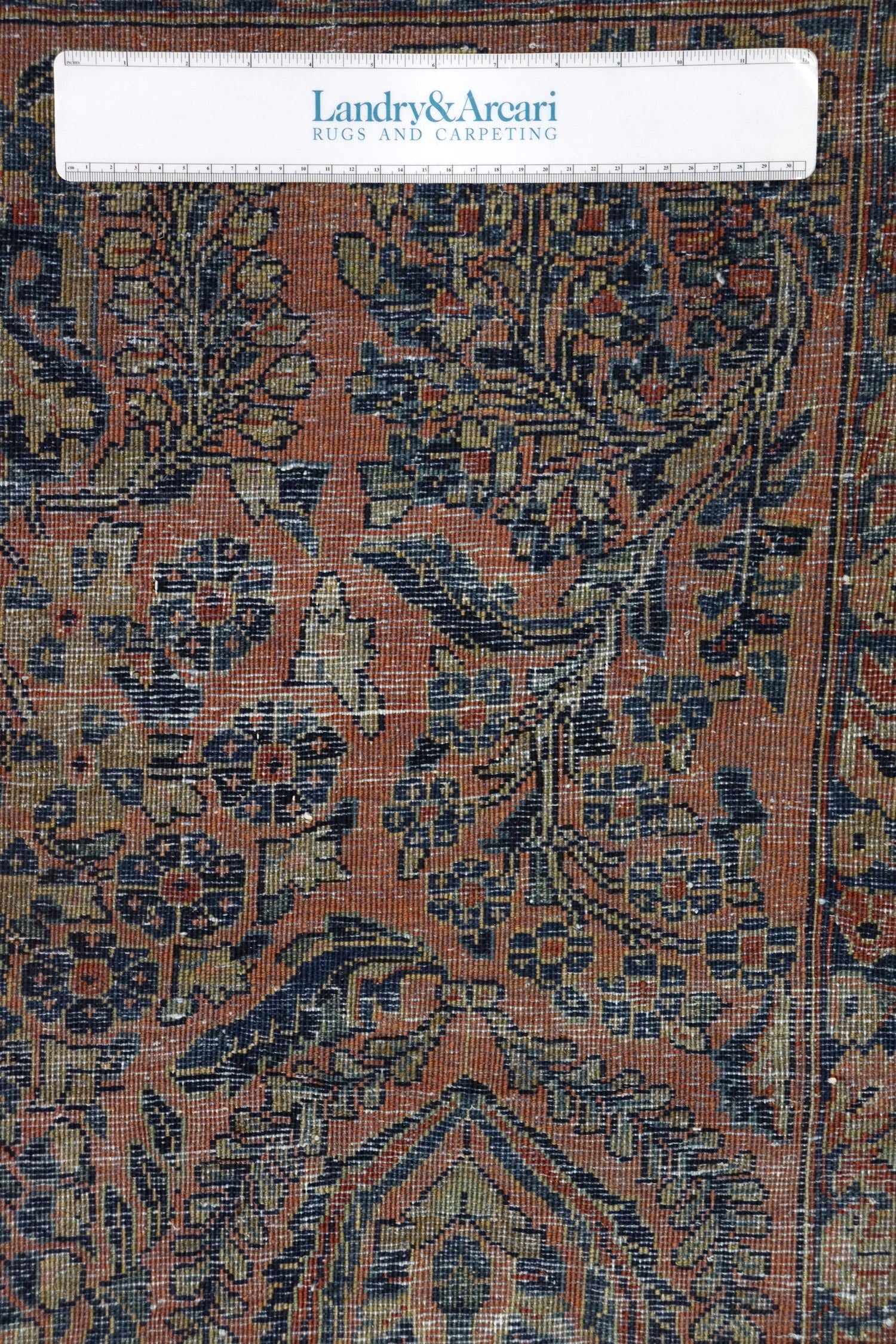 Antique Sarouk Handwoven Traditional Persian Rug - J67806 - Perfect for Living Room, Bedroom & Home Decor