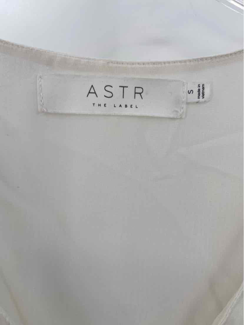 Pre-Owned ASTR Ivory Long Sleeve Blouse Size Small | Women's Casual Office Wear & Party Top