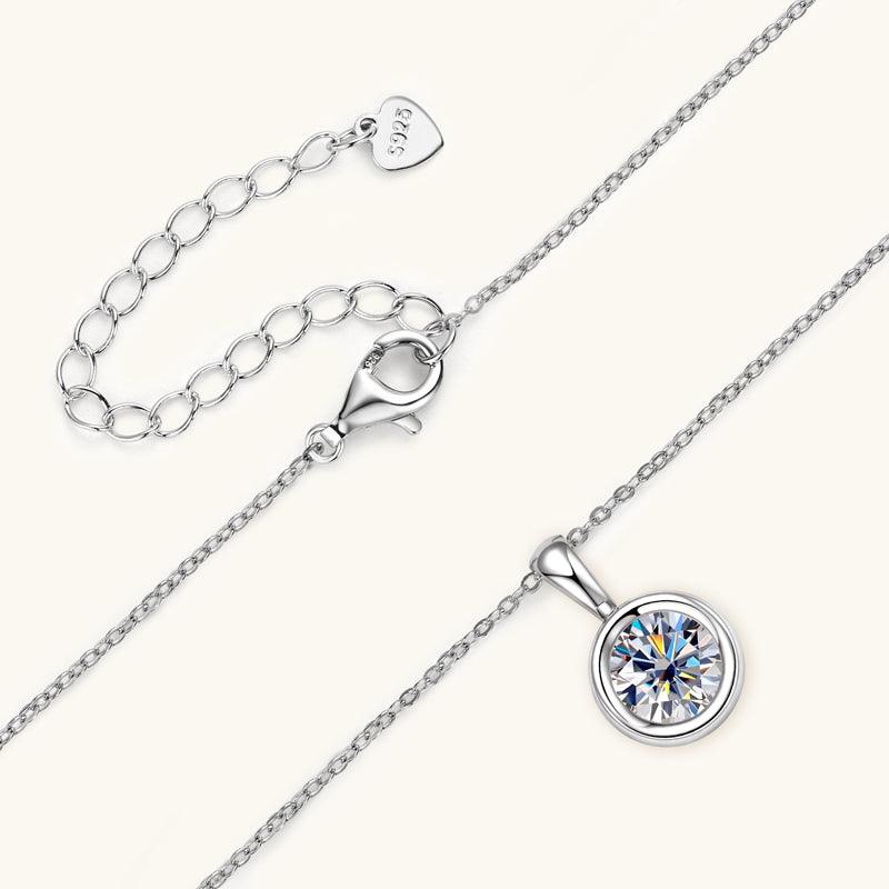 Sparkling Moissanite Bezel Pendant Necklace for Women - Elegant 925 Sterling Silver Jewelry Gift for Anniversary, Valentine's Day & Special Occasions
