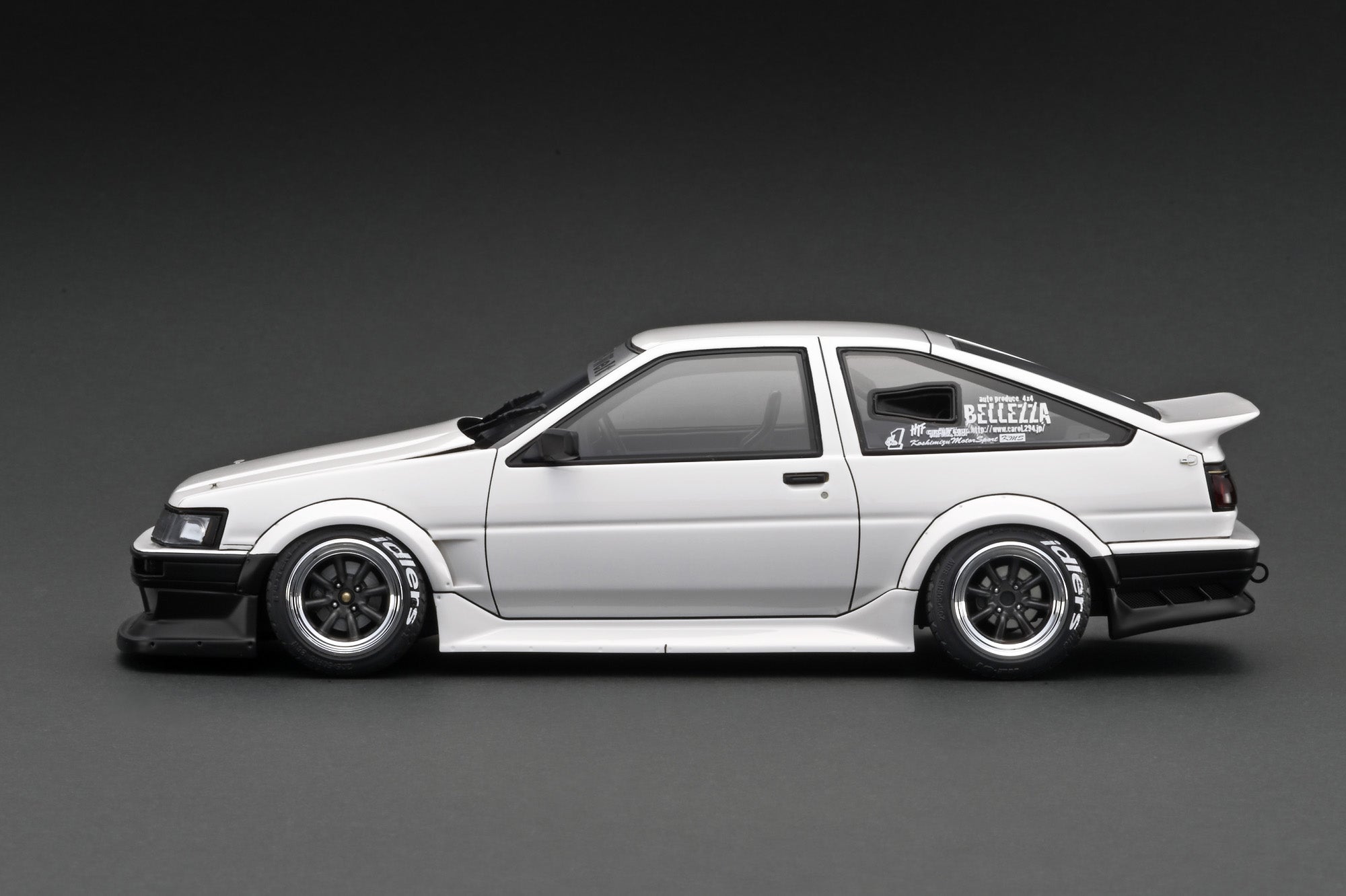 1:18 Scale Toyota AE86 RWB Diecast Model Car - White & Black with 4AG Engine Display | Collectible Japanese Drift Car | Perfect for Car Enthusiasts & Anime Fans (Initial D) | Home Office Decor, Gift for Men