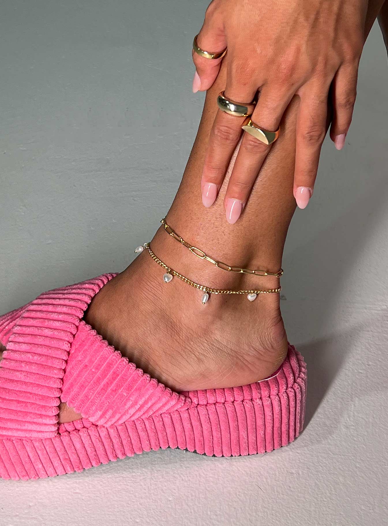 Bezerra Gold Anklet Pack - Elegant & Stylish Ankle Bracelets for Women - Perfect for Beach, Summer & Boho Fashion