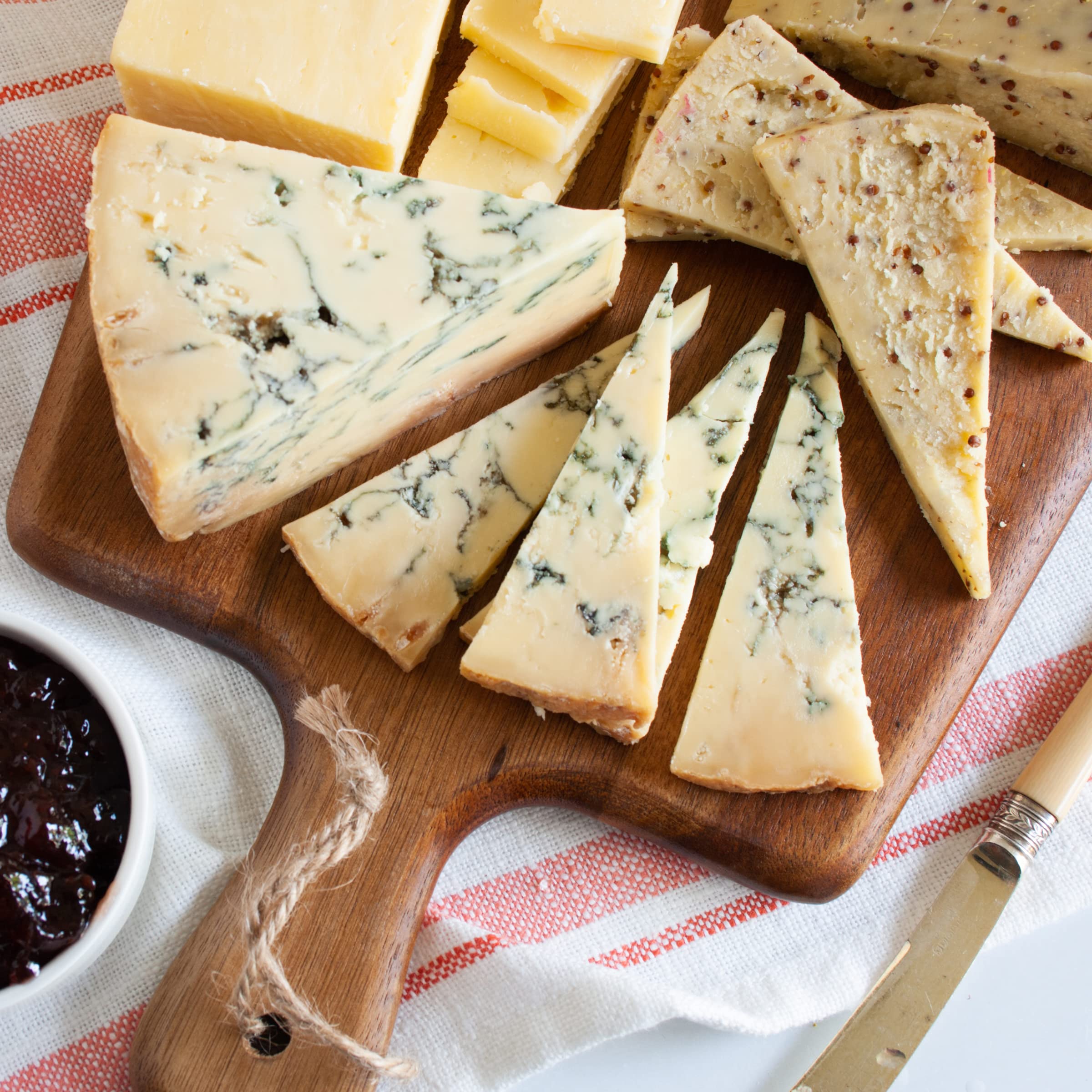 Award-Winning Tuxford & Tebbutt Blue Stilton Cheese - Handcrafted Half-Moon English Cheese, Rich & Creamy, Made from Pasteurized Cow's Milk | Perfect for Cheese Boards, Gourmet Gifts & Wine Pairing | Ideal for Dinner Parties, Charcuterie Platters & Holiday Entertaining