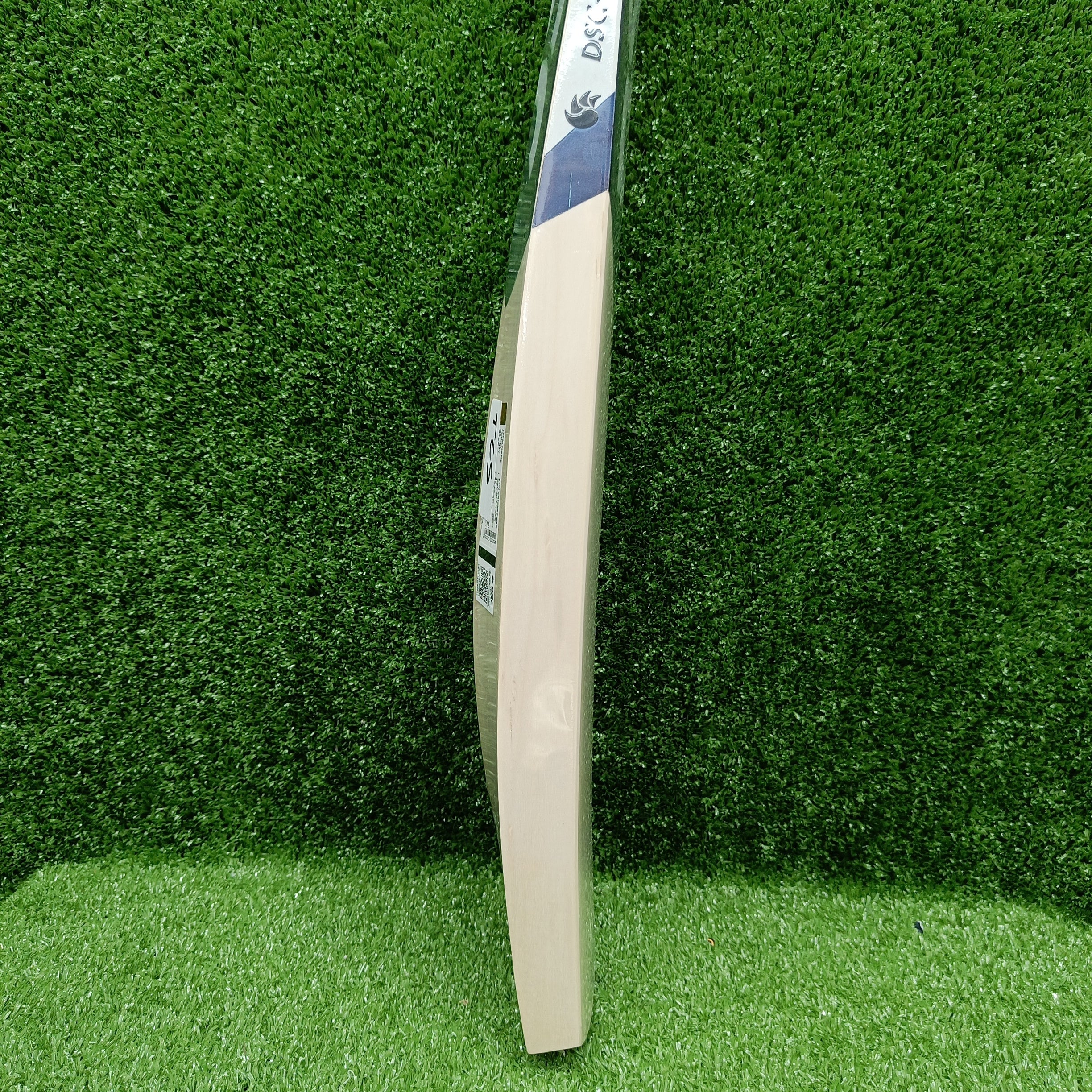 Premium DSC BLAK 300 English Willow Cricket Bat - Professional Grade for Matches & Training - Perfect for Club Players & Tournament Use